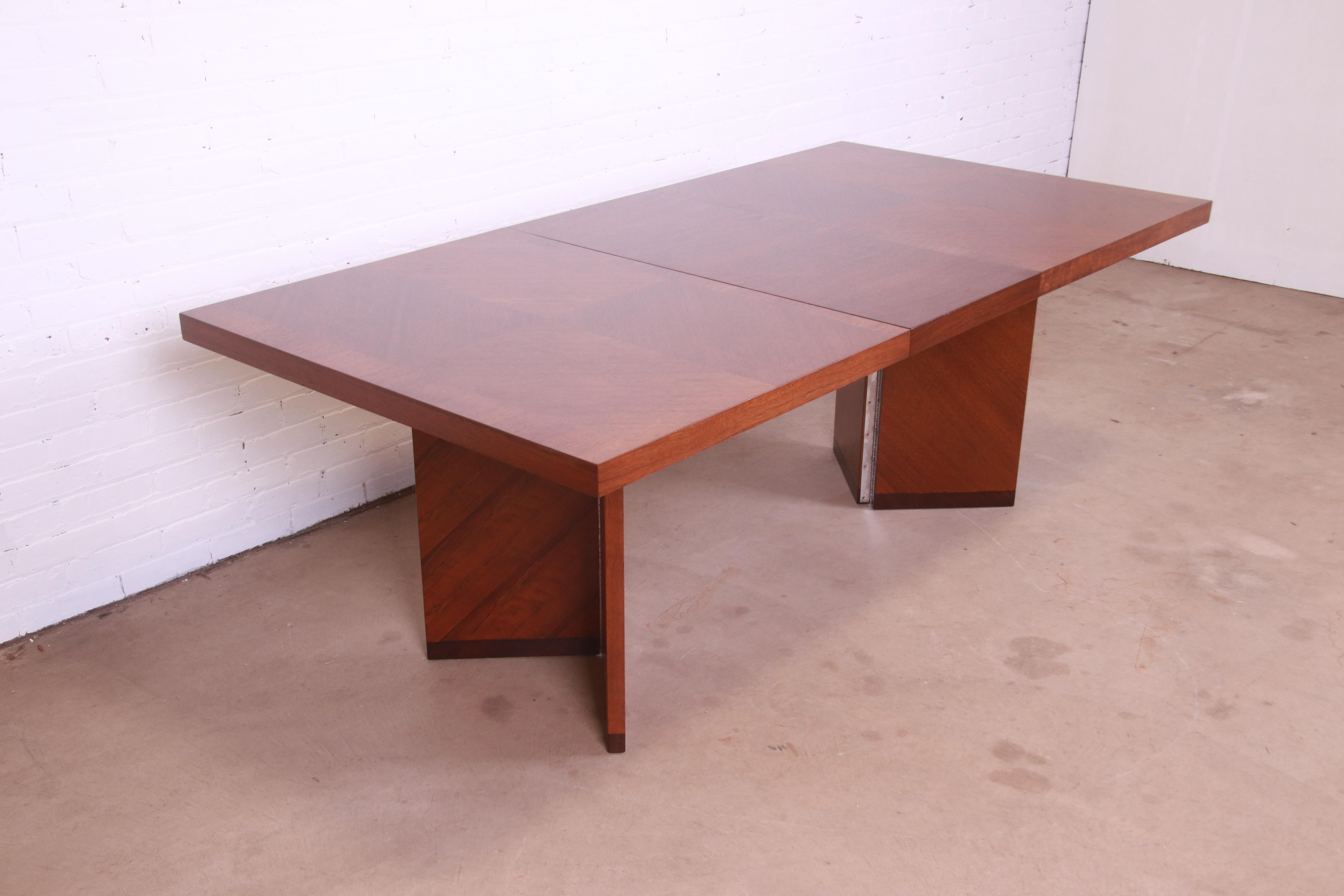 Lane Mid-Century Modern Walnut Double Pedestal Dining Table, Newly Refinished For Sale 7