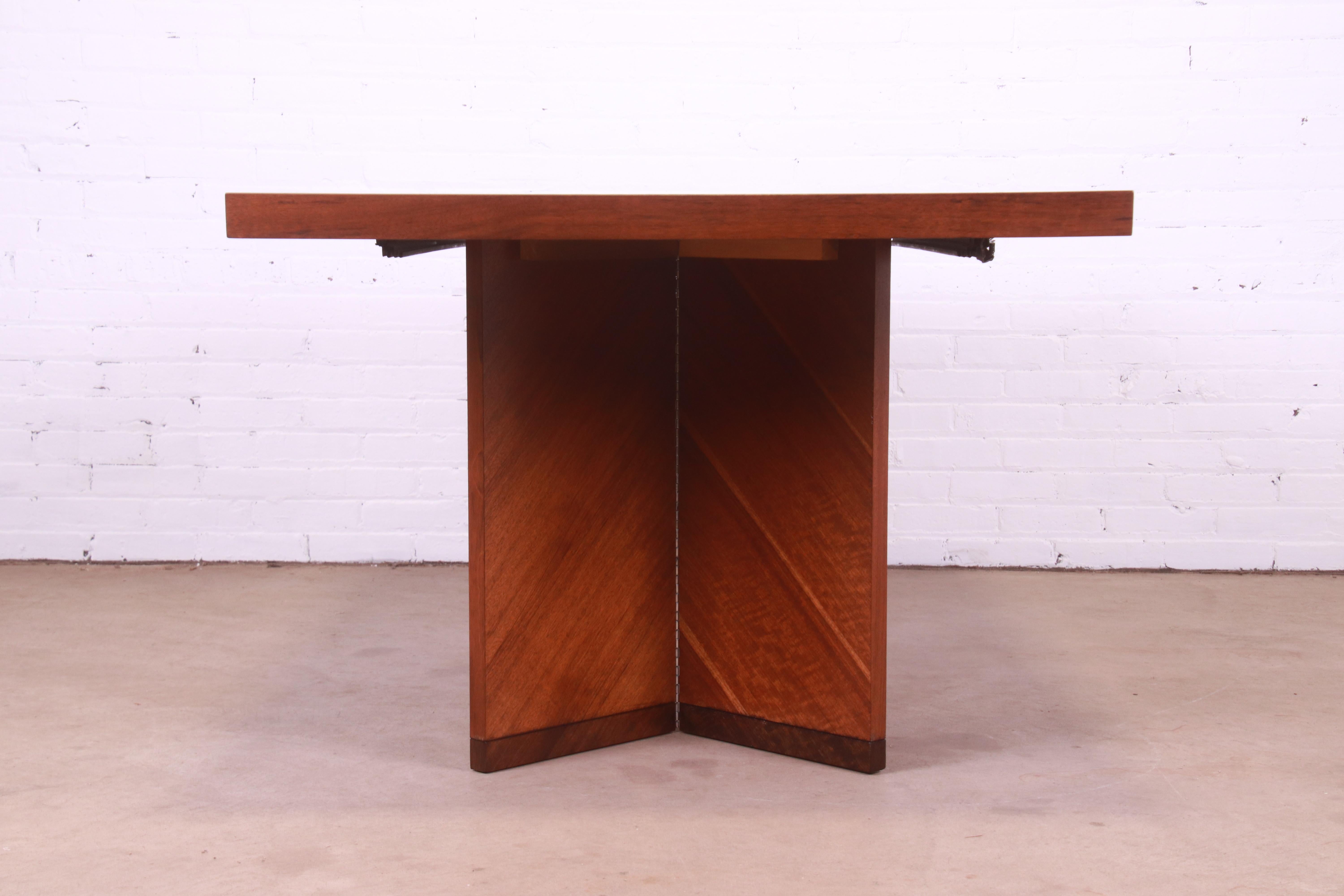 Lane Mid-Century Modern Walnut Double Pedestal Dining Table, Newly Refinished For Sale 10
