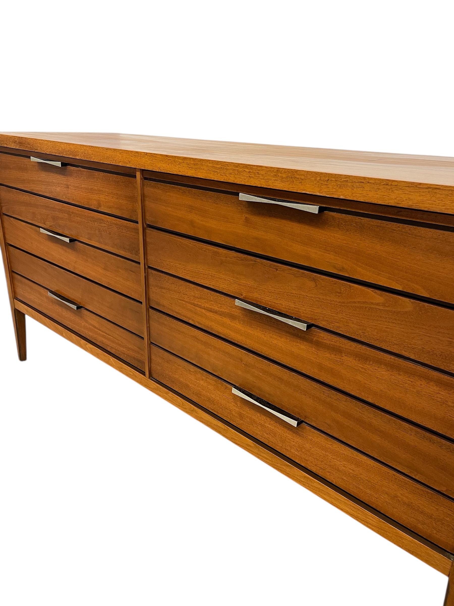 Lane Mid Century Modern Walnut Dresser - 6 Drawer Credenza with Butterfly Inlay For Sale 1