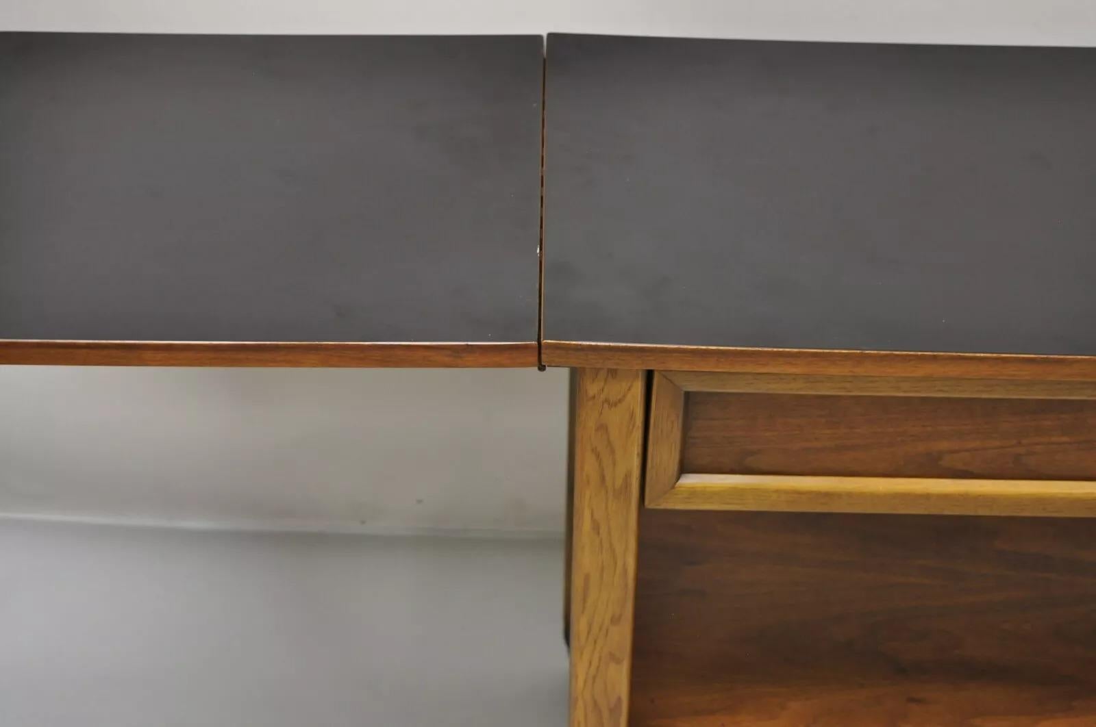 Carrito de bar rodante Lane Mid Century Modern Walnut One Drawer Drop Leaf en venta 4