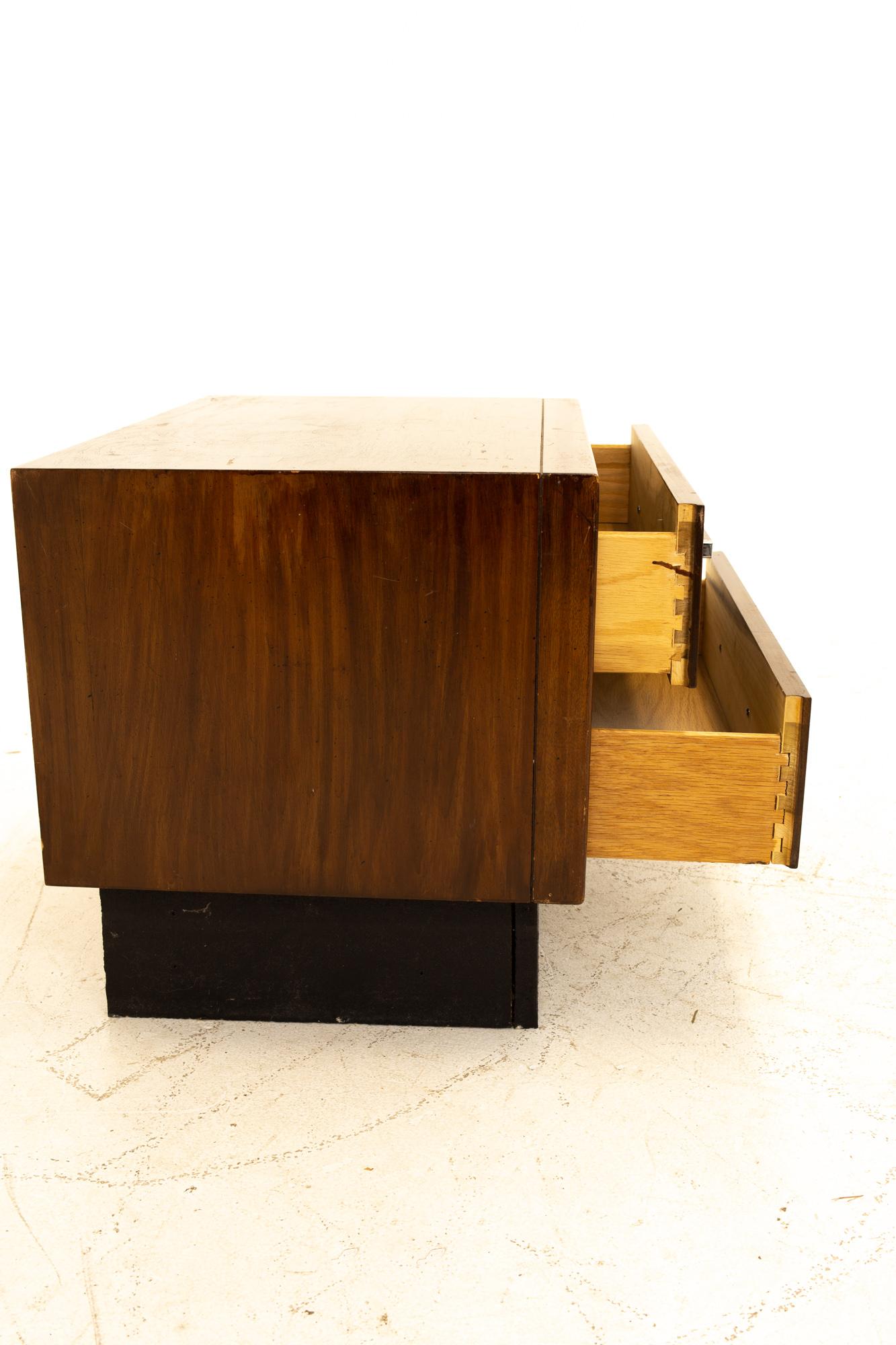 Lane Tower Suite Mid Century Walnut & Rosewood Nightstands - Pair 2