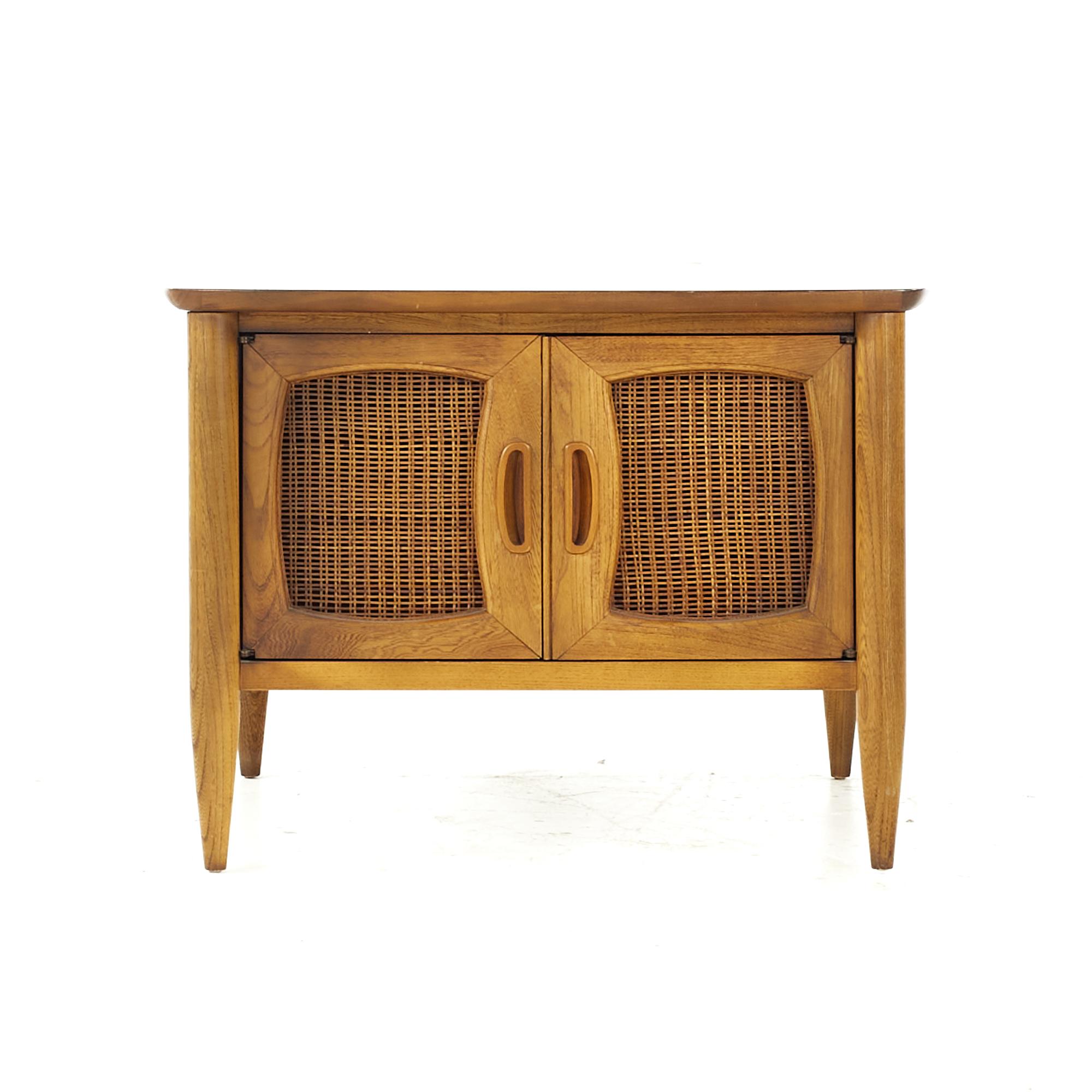 Lane midcentury Walnut Side End Table

This side table measures: 28 wide x 27.75 deep x 20.25 inches high

All pieces of furniture can be had in what we call restored vintage condition. That means the piece is restored upon purchase so it’s free