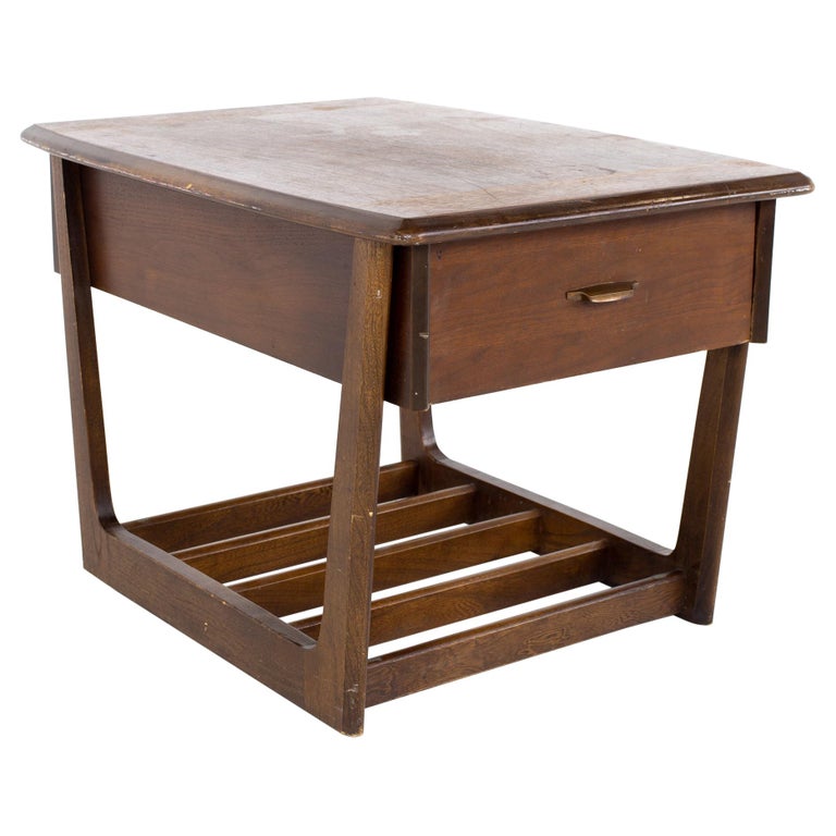 Lane Mid Century Walnut Sleigh Leg Side End Table For Sale at
