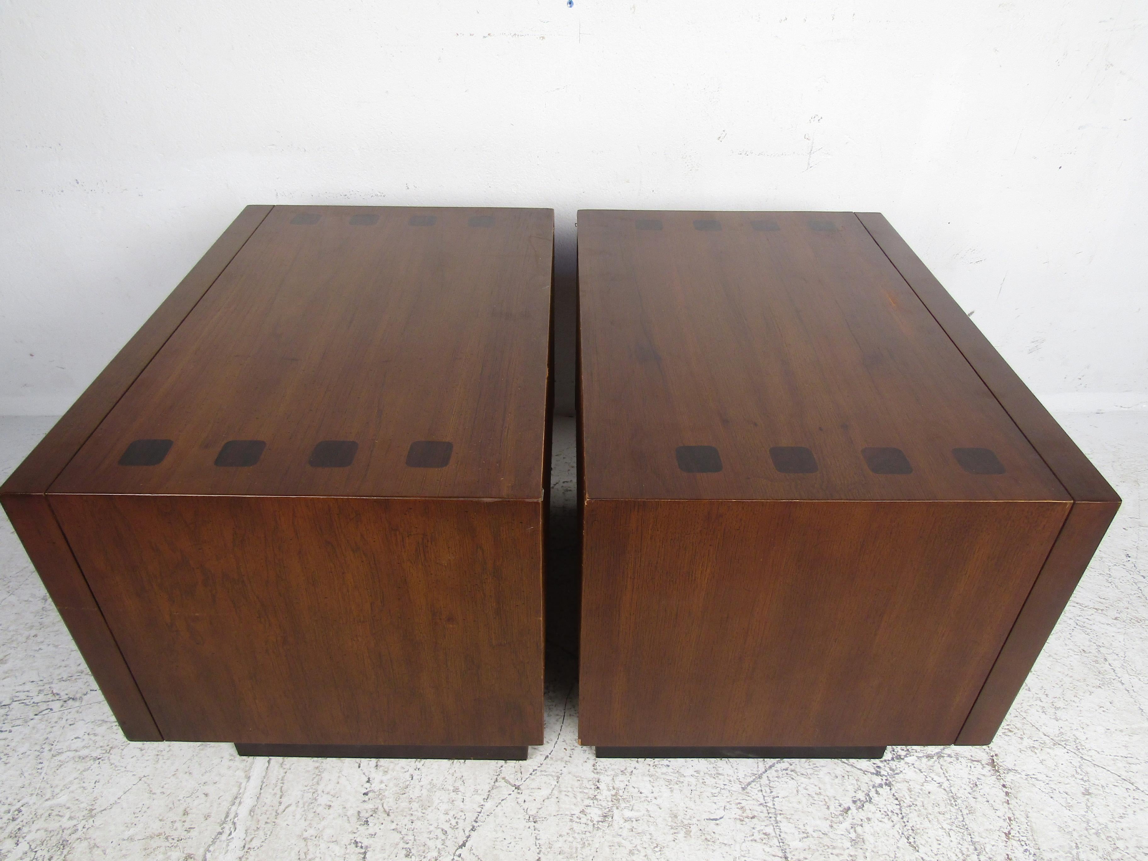 20th Century Lane Nightstands