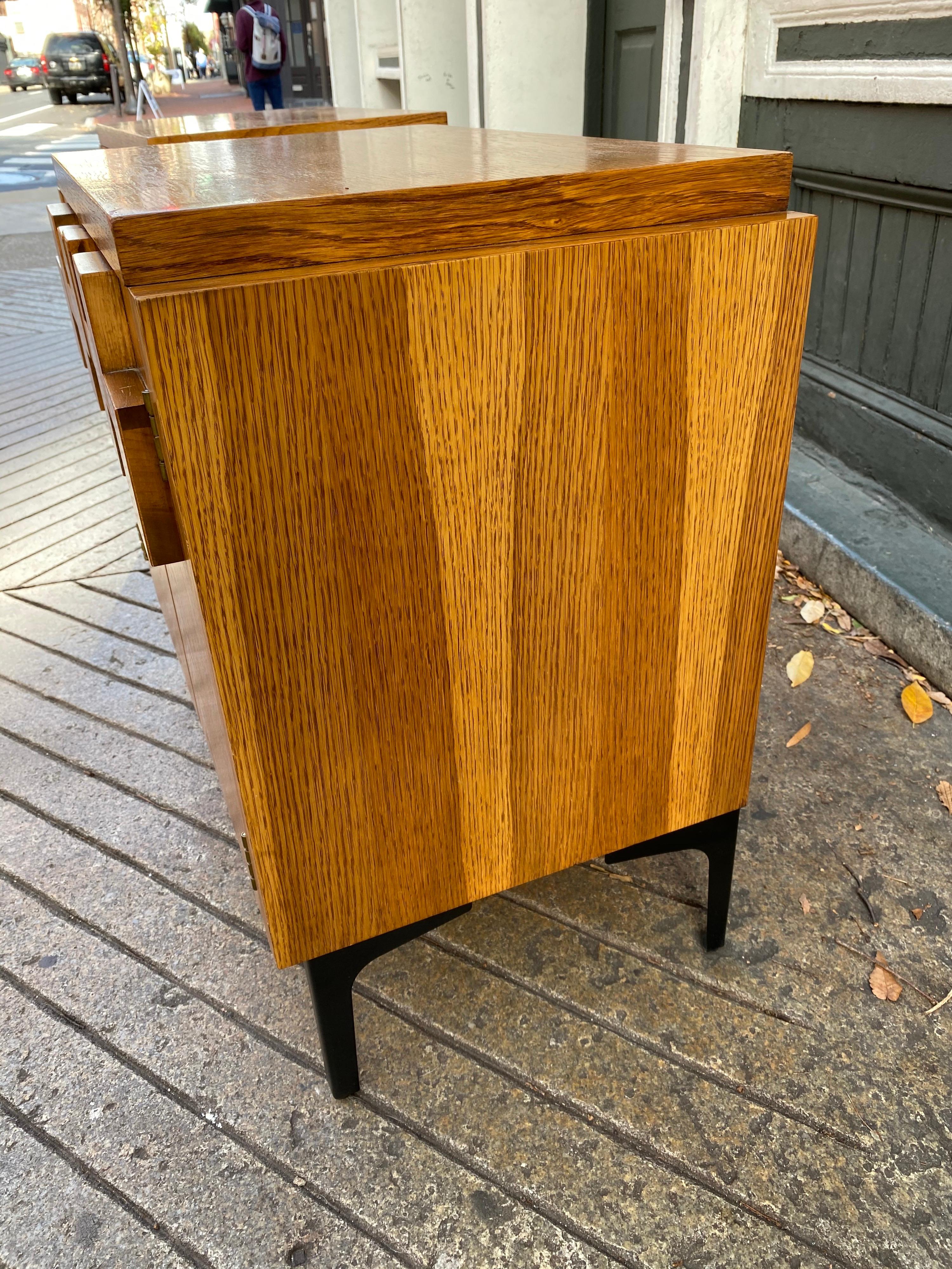 Lane Pair of End Tables or Nightstands In Good Condition In Philadelphia, PA