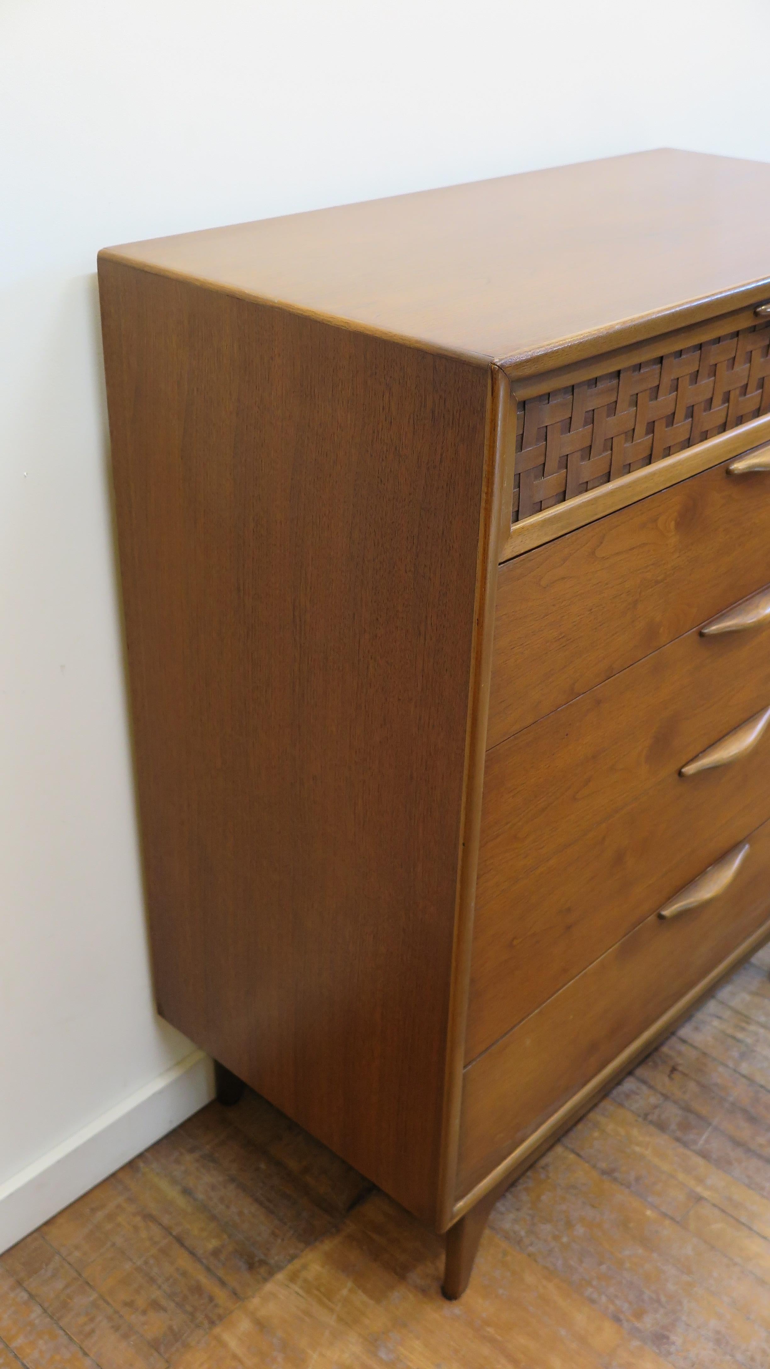 Lane Mid-Century Modern Perception Highboy Dresser In Good Condition In New York, NY