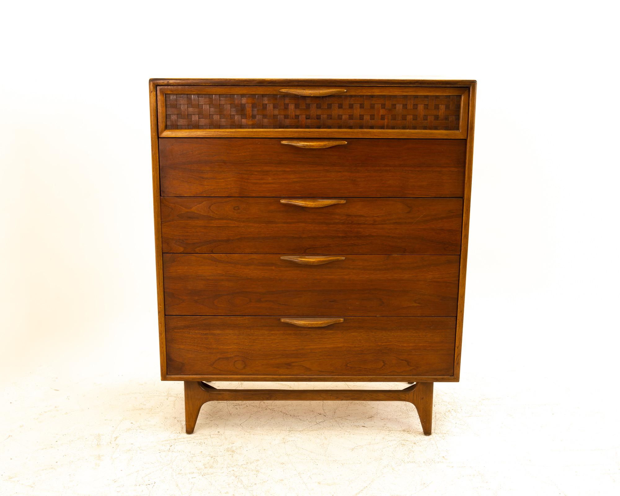 Lane Perception Mid Century 5 Drawer Highboy Dresser In Good Condition In Countryside, IL