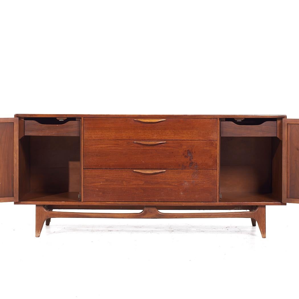 Lane Buffet Lane Perception Mid Century Buffet and Hutch For Sale at 1stDibs