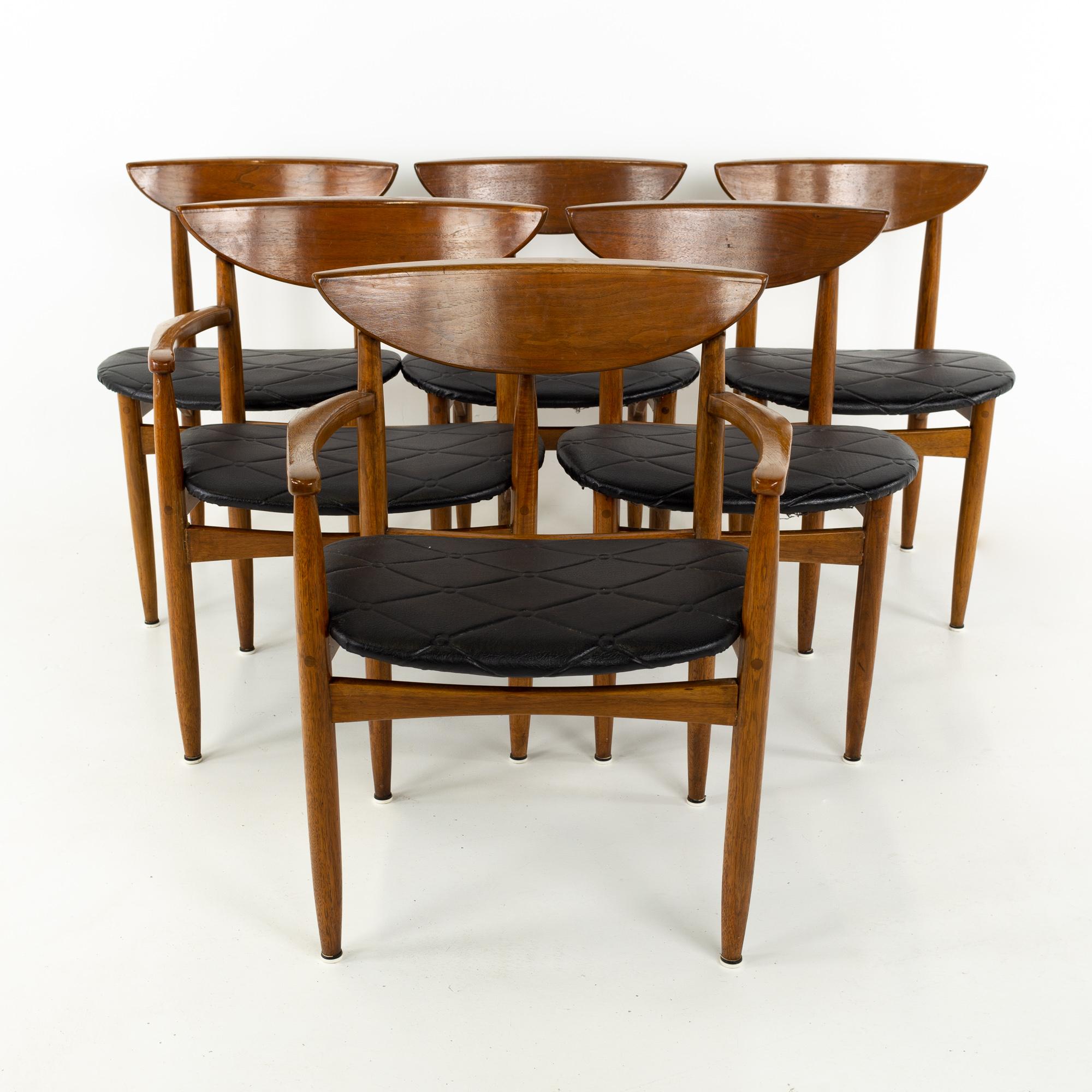Lane Perception mid century dining chairs - Set of 6

Each chair measures: 25 wide x 18 deep x 30.5 high, with a seat height of 17 inches and arm height/chair clearance of 24.75 inches

?All pieces of furniture can be had in what we call