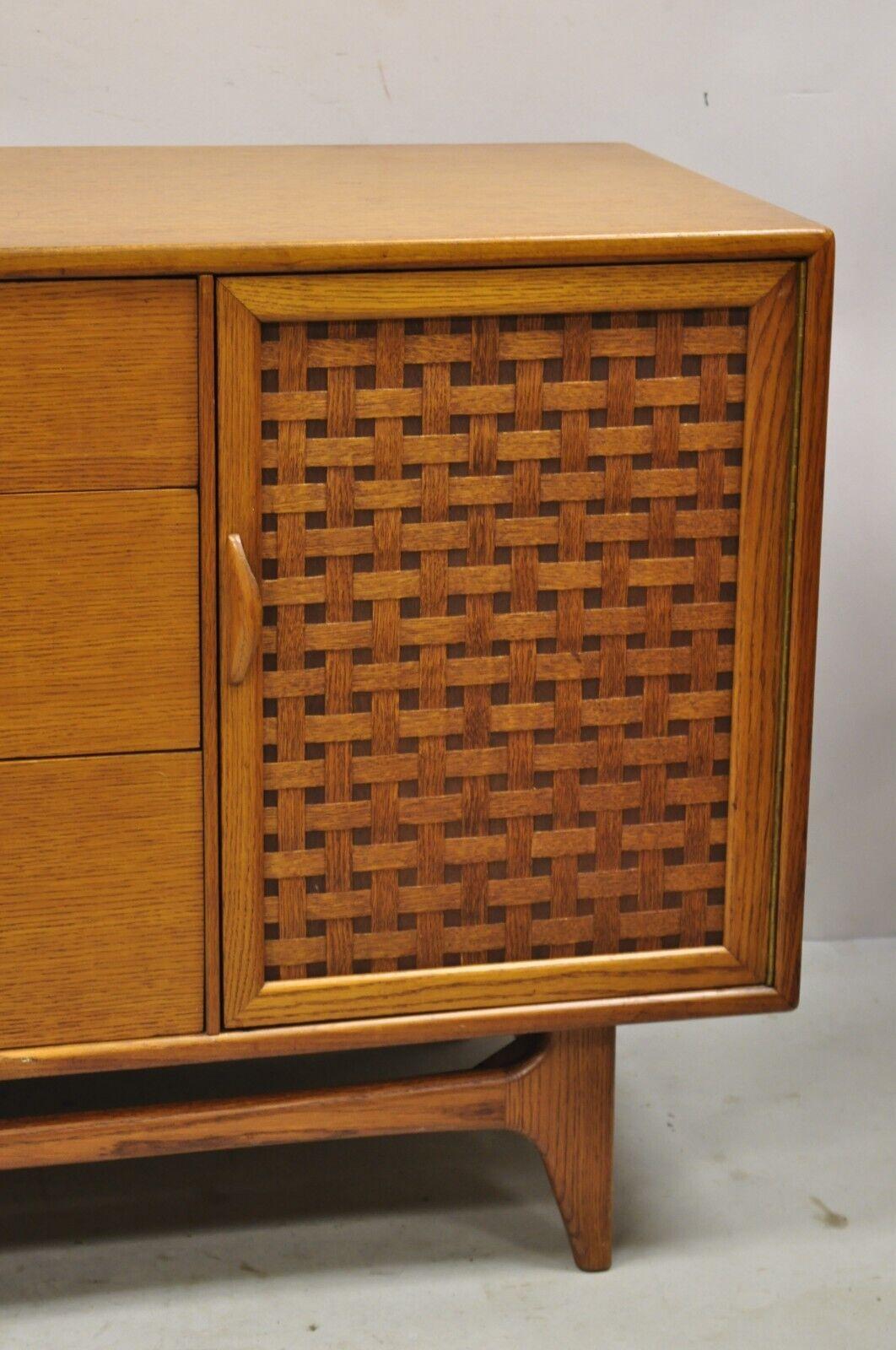 Lane Perception Mid-Century Modern Oak Wood Lattice Long Dresser Credenza For Sale 1