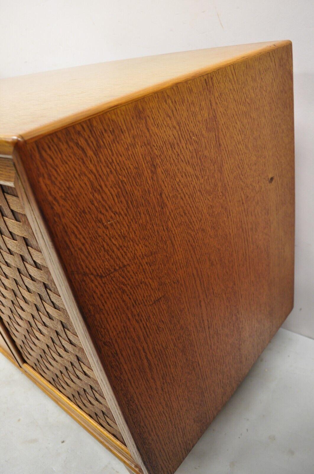 Lane Perception Mid-Century Modern Oak Wood Lattice Long Dresser Credenza For Sale 2