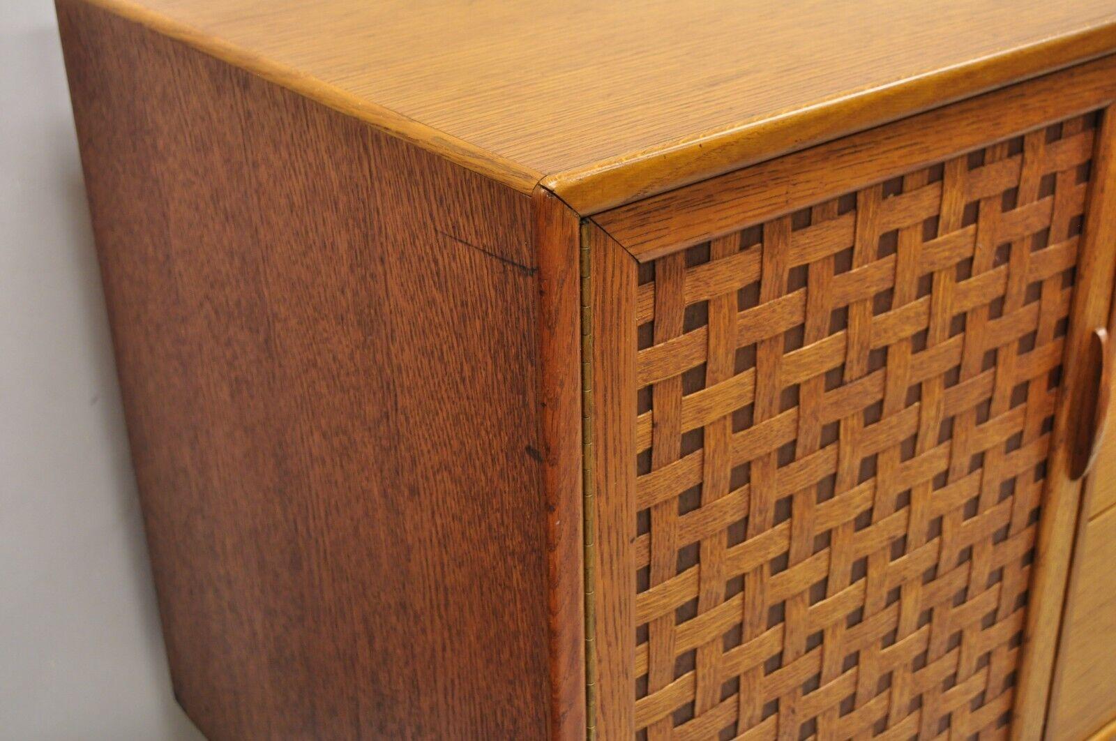 Lane Perception Mid-Century Modern Oak Wood Lattice Long Dresser Credenza For Sale 3
