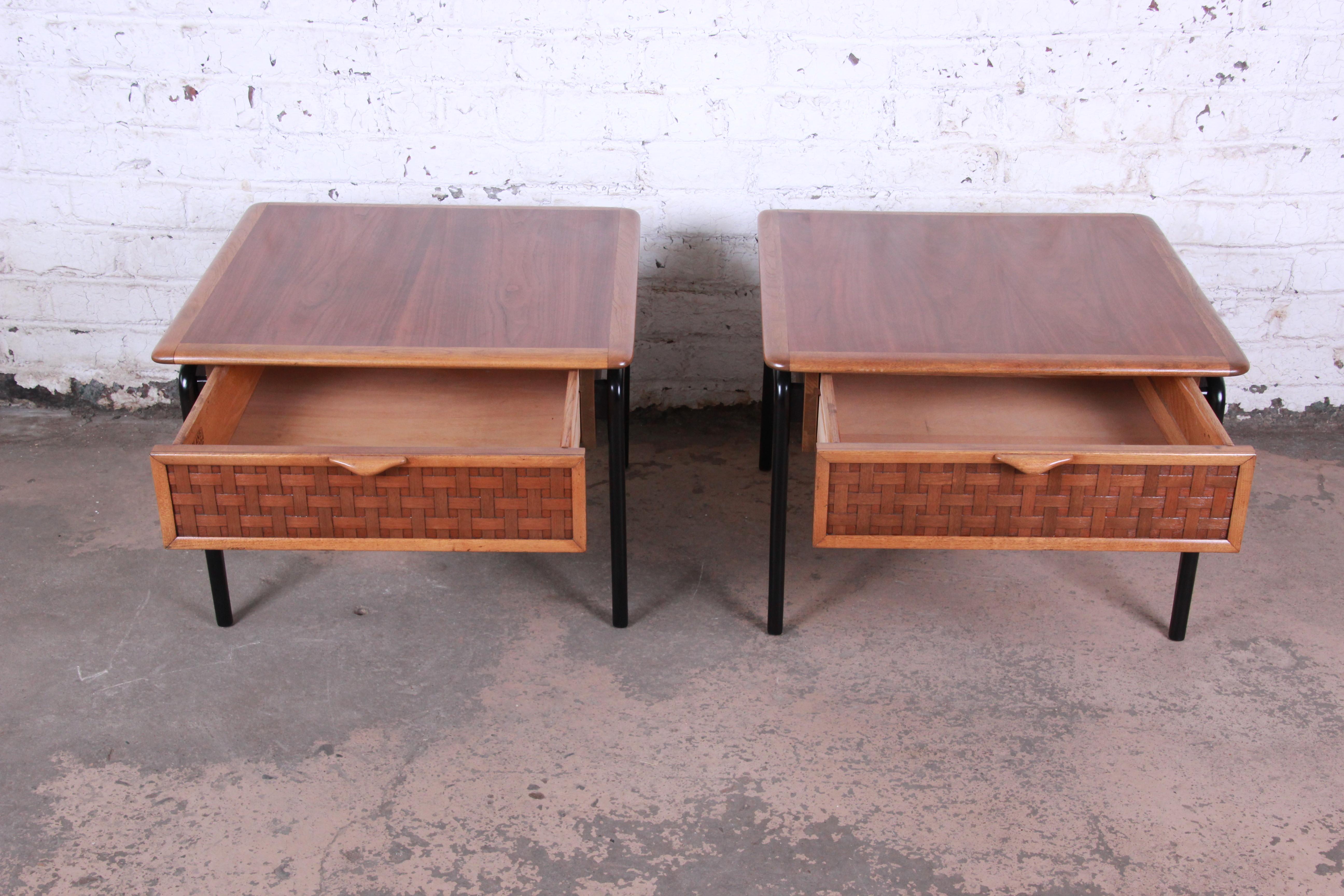 Lane Perception Mid-Century Modern Walnut End Tables, Pair In Good Condition In South Bend, IN