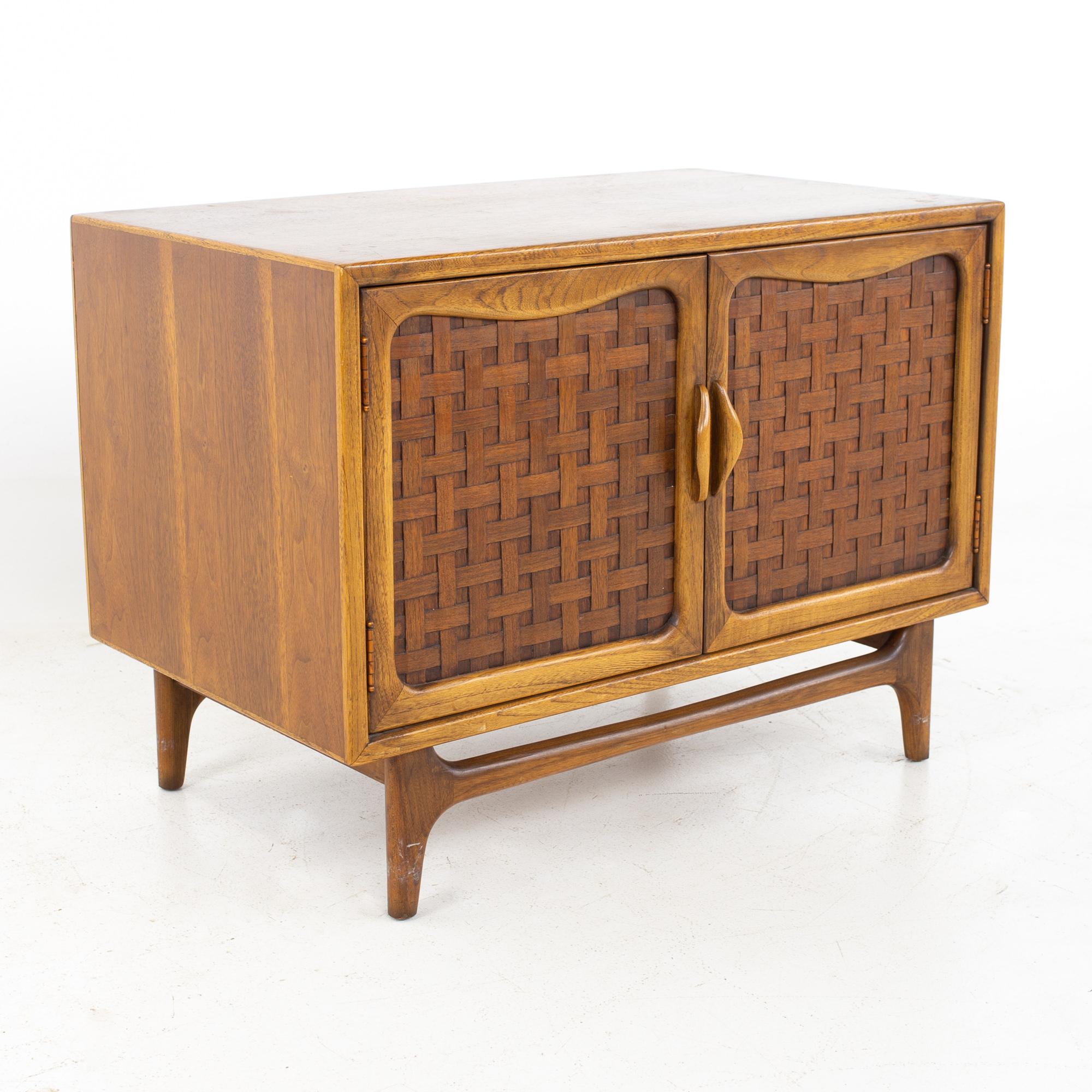 lane perception nightstand