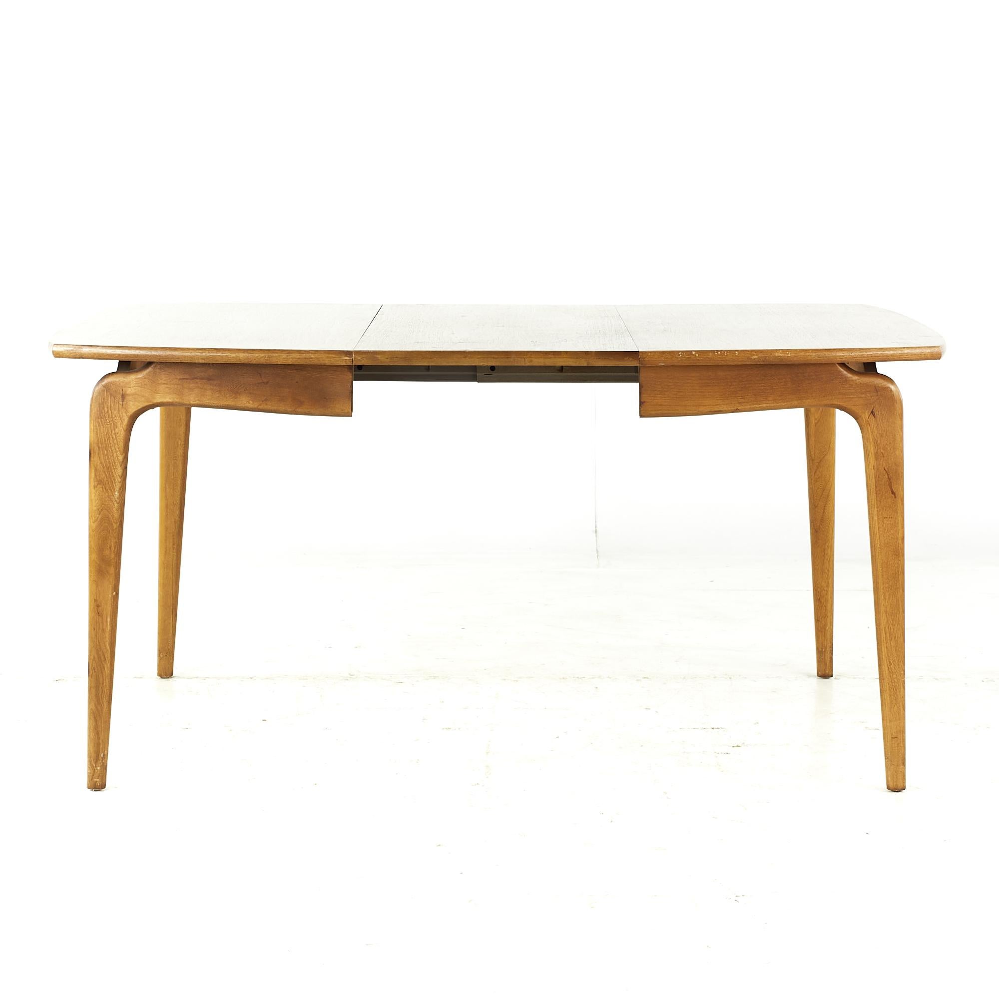 Lane Perception Midcentury Walnut Expanding Dining Table with 2 Leaves For Sale 1