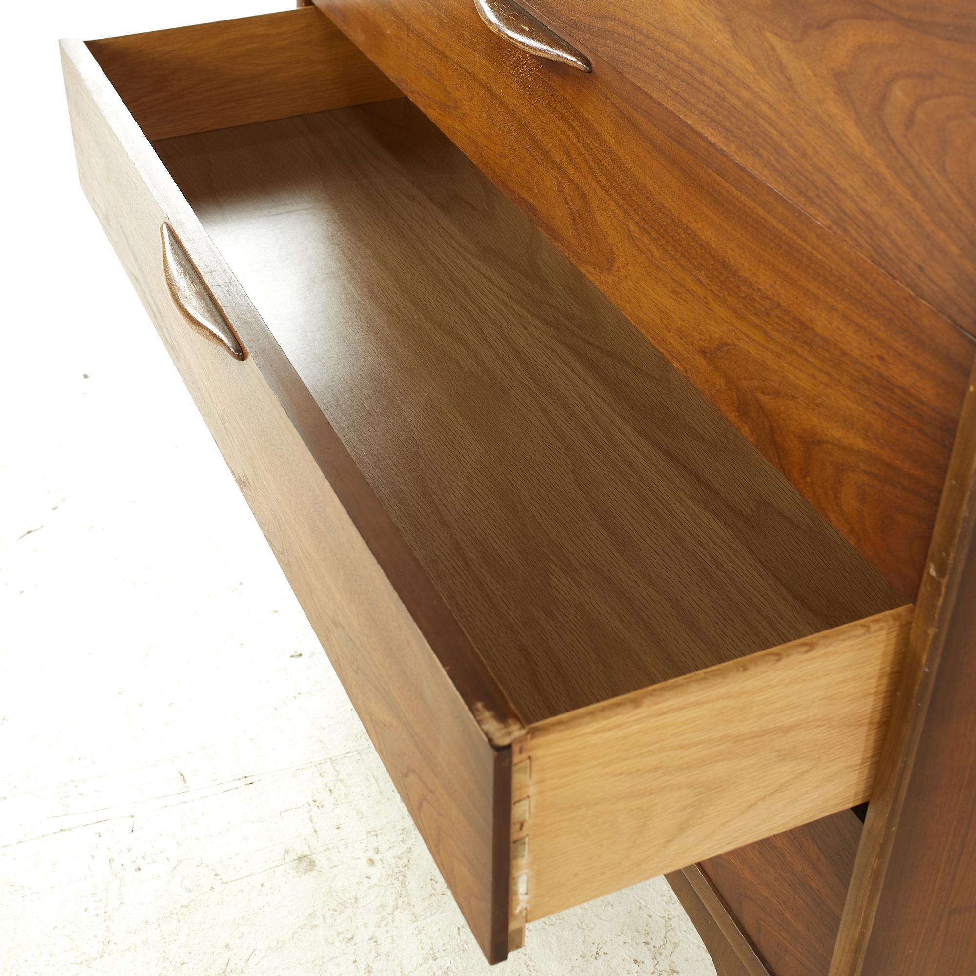 Lane Perception Midcentury Walnut Highboy Dresser In Good Condition For Sale In Countryside, IL