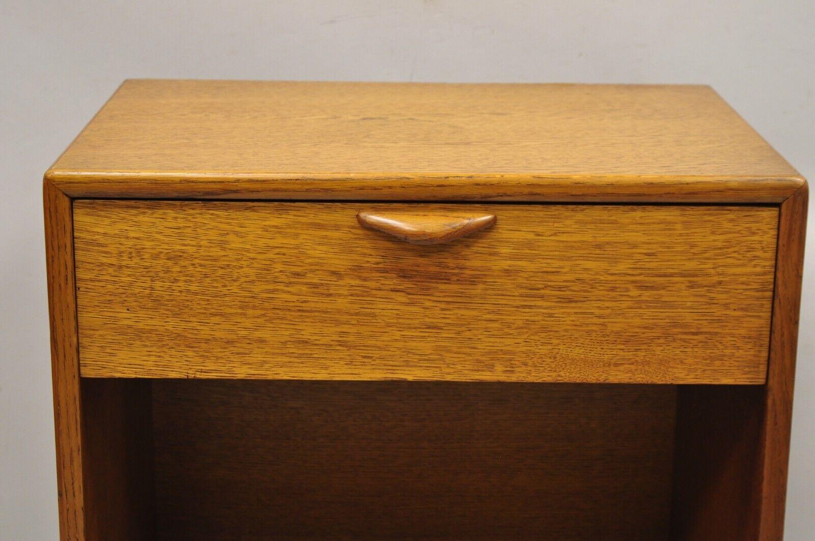 Lane Perception Oak Mid-Century Modern One Drawer Nightstand Side Table For Sale 6