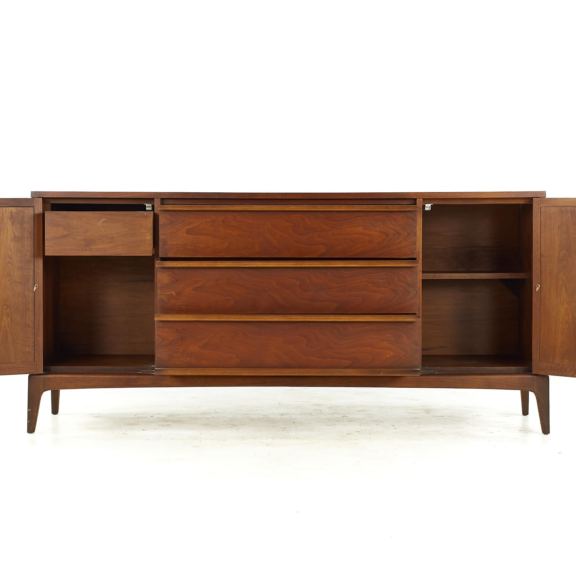 Lane Buffet Lane Rhythm Midcentury Buffet with Hutch For Sale at 1stDibs