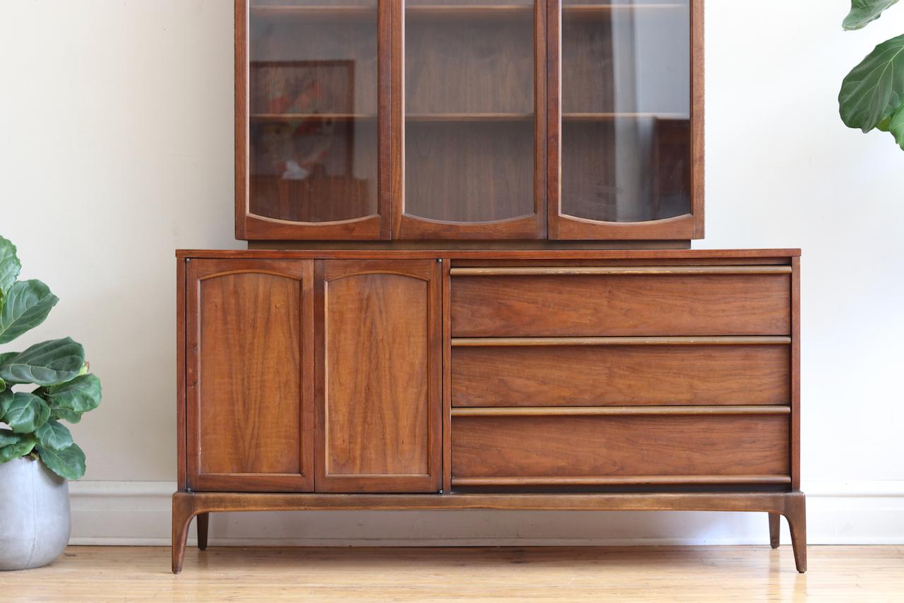 Lane Rhythm Mid-Century Modern Dining Cabinet In Excellent Condition In Brooklyn, NY