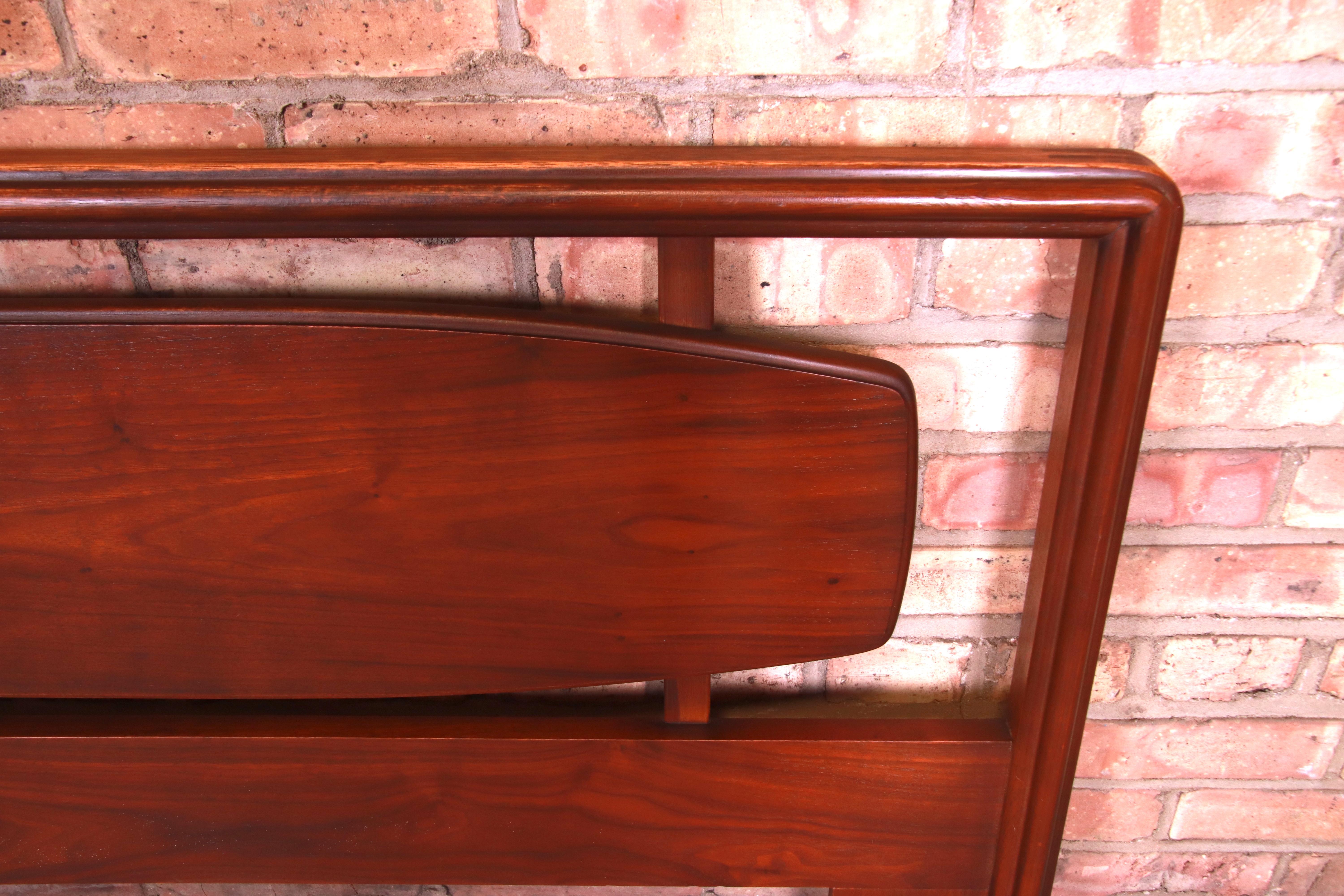 Lane Rhythm Mid-Century Modern Sculpted Walnut King Size Headboard, 1960s In Good Condition In South Bend, IN