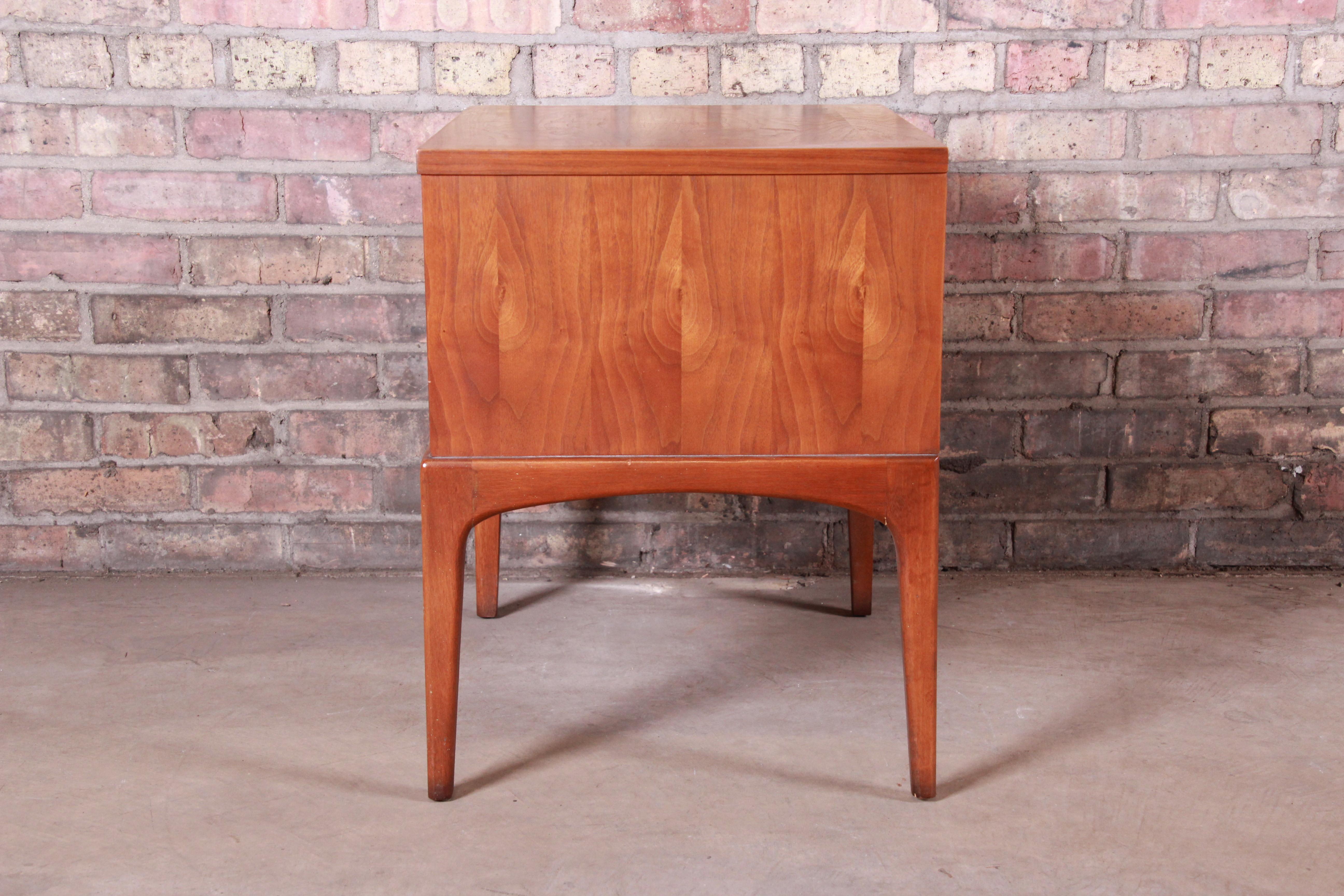 Mid-20th Century Lane Rhythm Mid-Century Modern Sculpted Walnut Nightstand, 1960s
