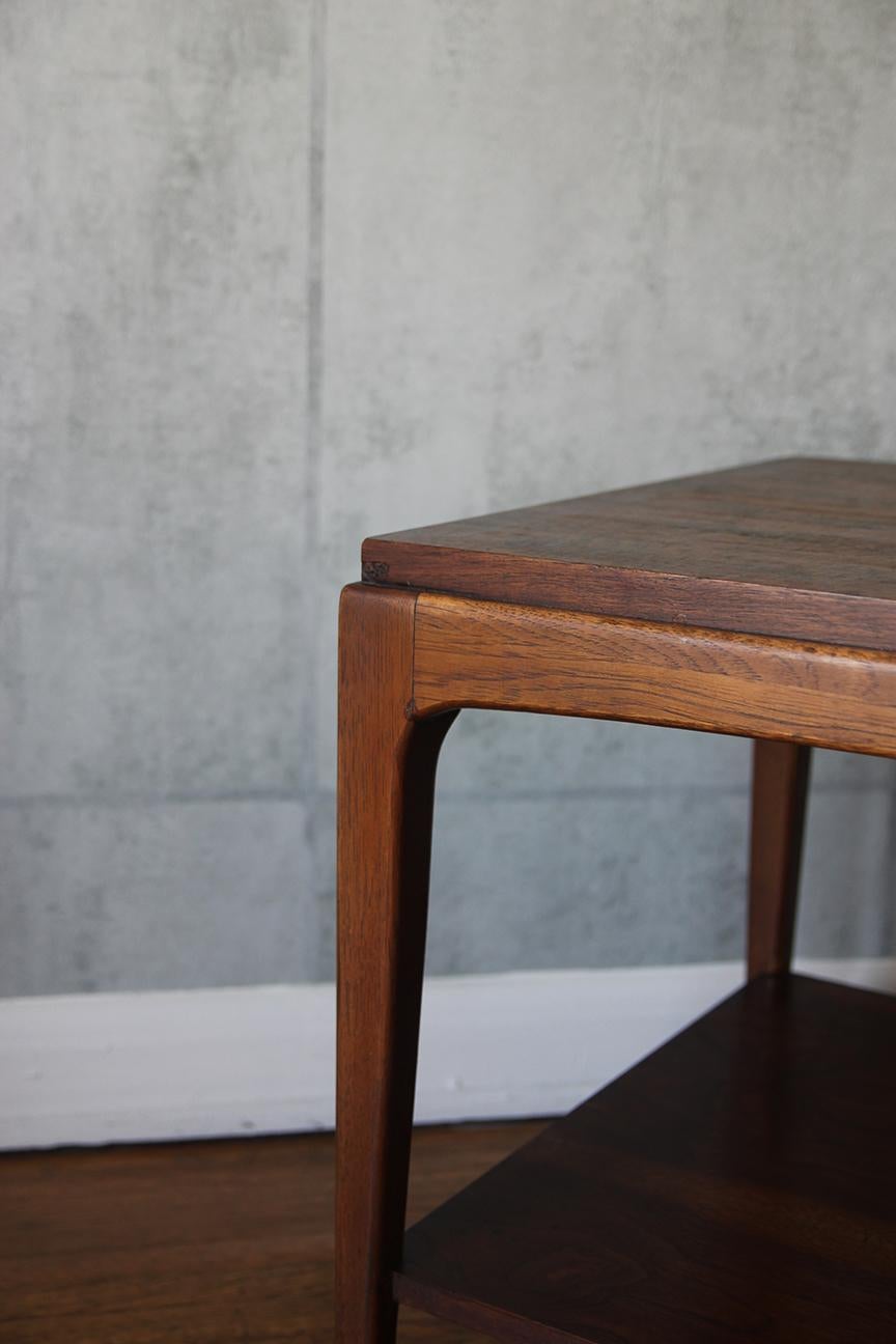 Table d'appoint à deux niveaux Rhythm, mi-siècle moderne, de Lane Bon état - En vente à Los Angeles, CA