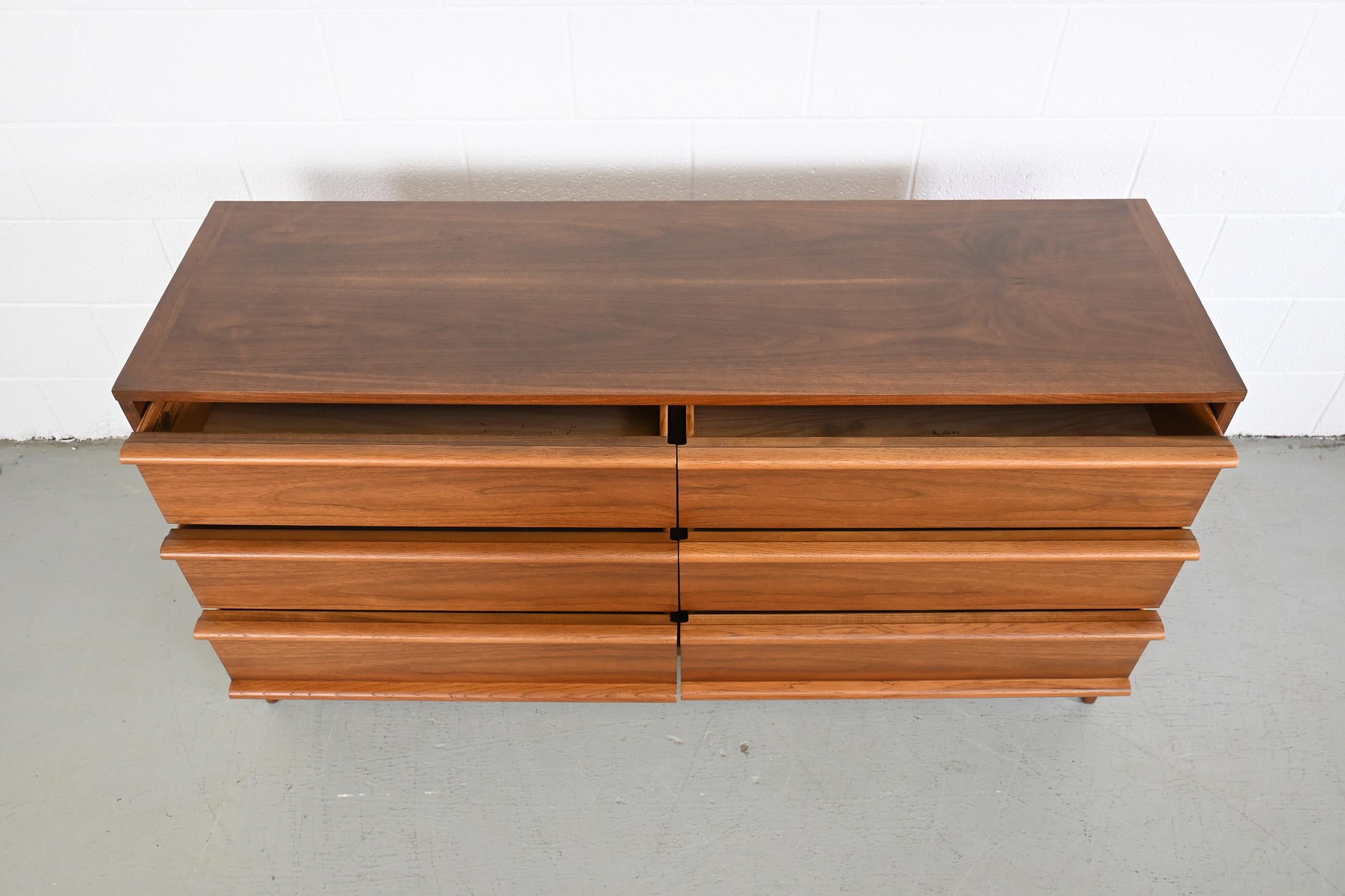 Lane Rhythm Mid-Century Modern Walnut Dresser 1