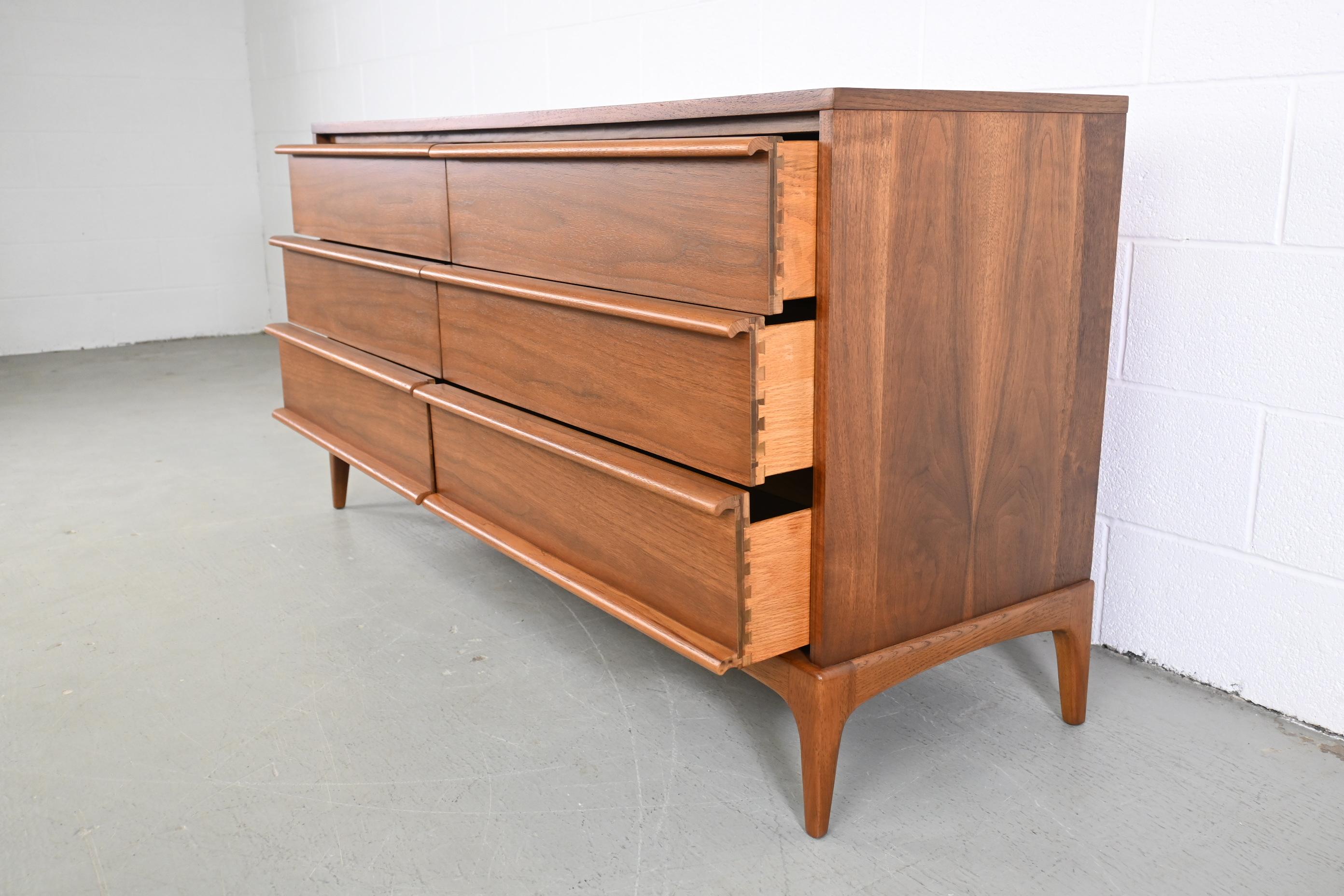 Lane Rhythm Mid-Century Modern Walnut Dresser 2