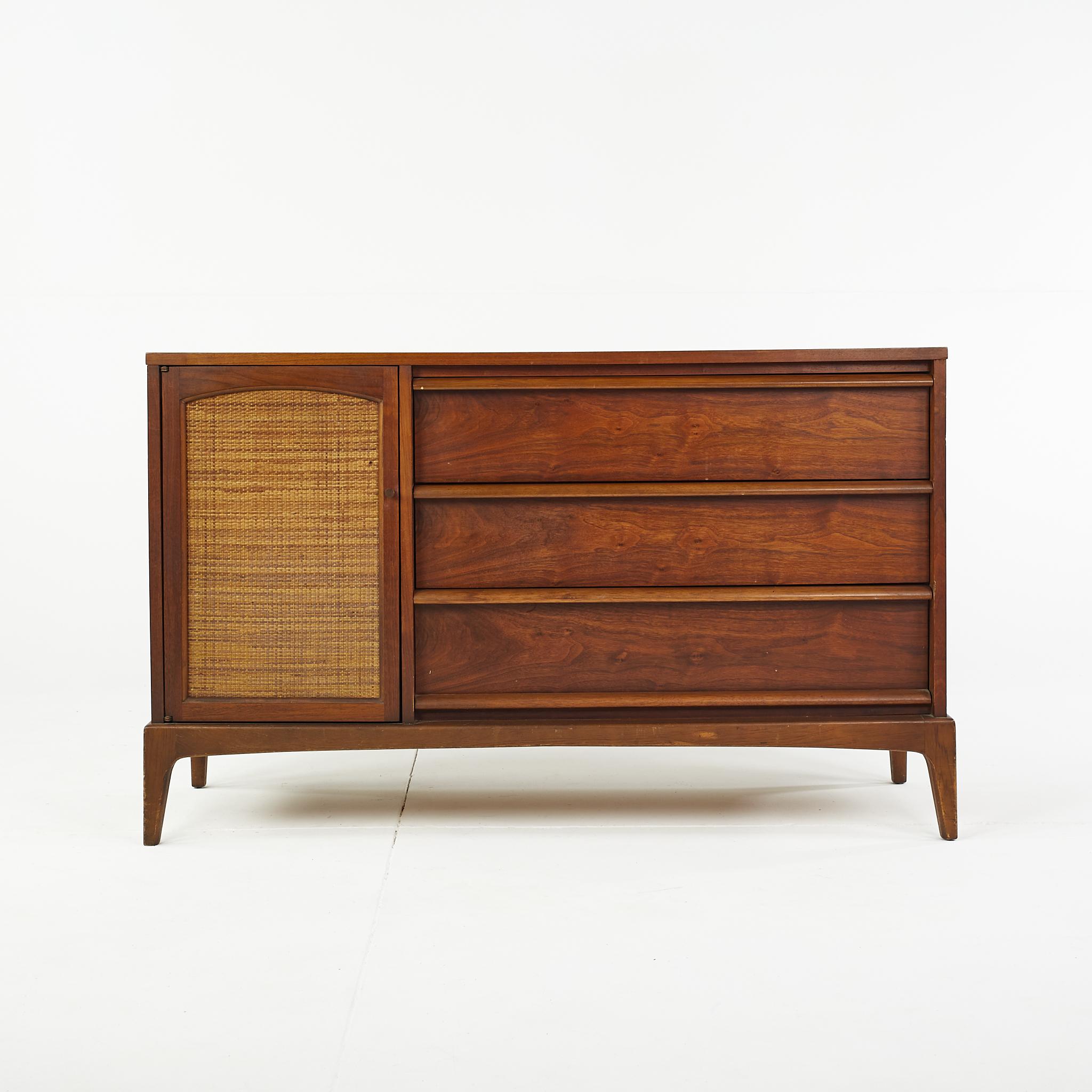 Lane Rhythm Mid-Century Reversible Door Walnut and Cane Buffet In Good Condition For Sale In Countryside, IL