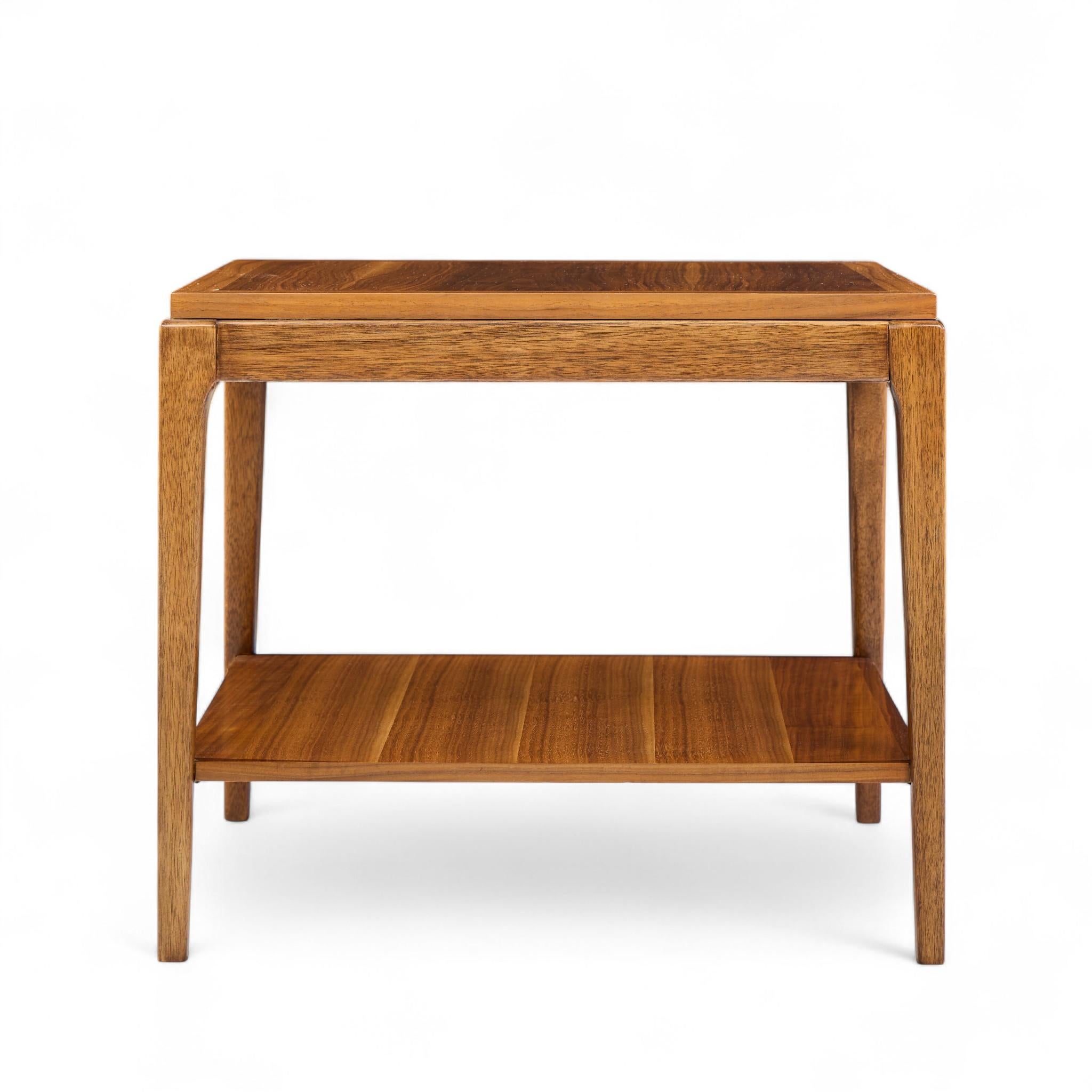 Américain VENDU 01/15/24 Lane Rhythm Mid Century Square Walnut Side End Table en vente