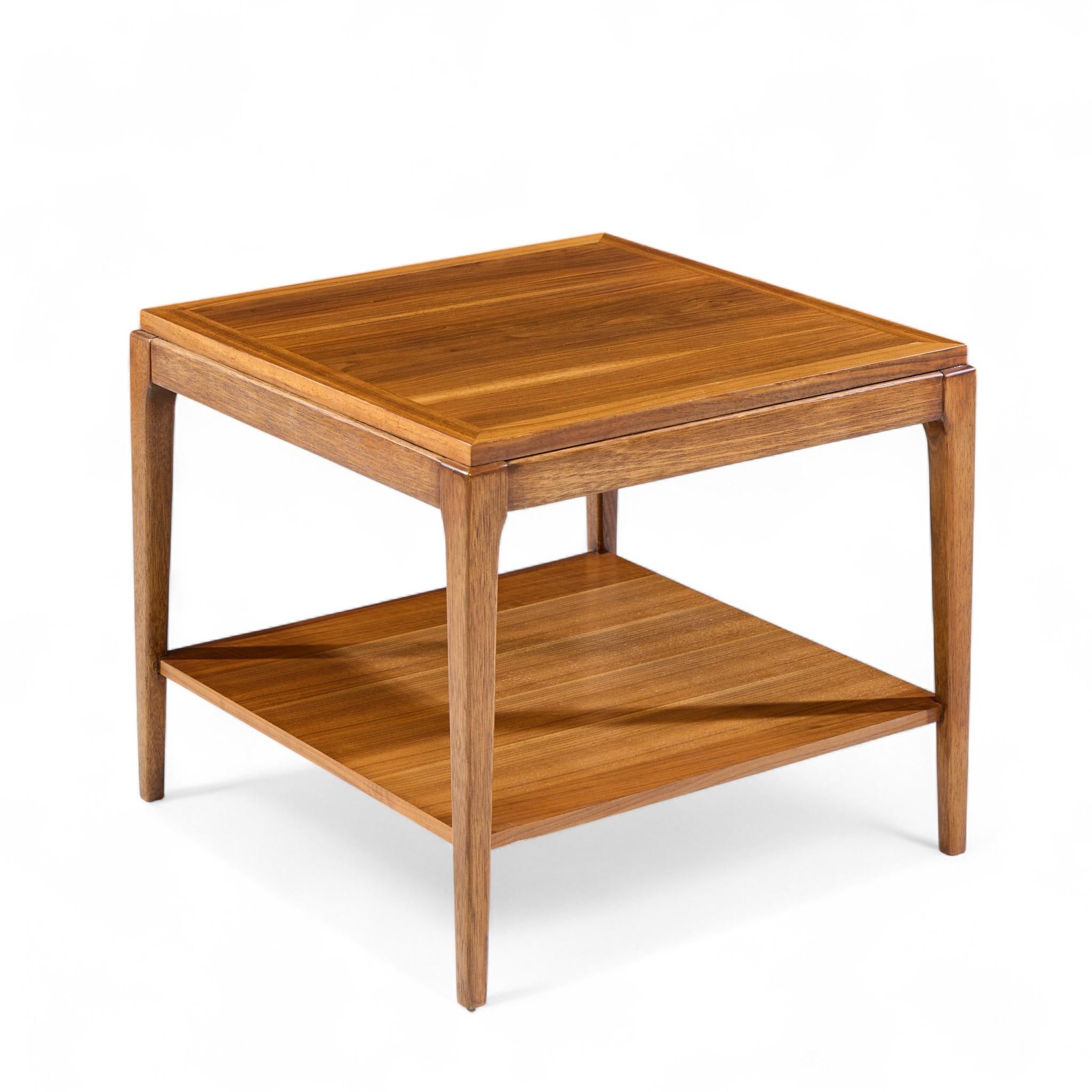 20ième siècle VENDU 01/15/24 Lane Rhythm Mid Century Square Walnut Side End Table en vente