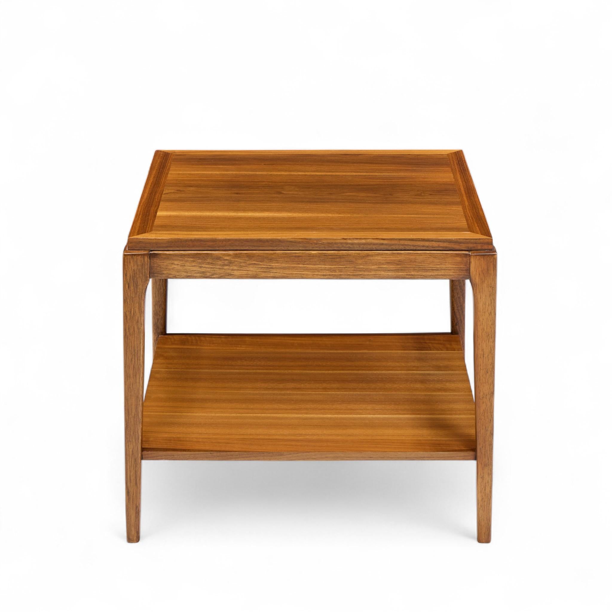 Noyer VENDU 01/15/24 Lane Rhythm Mid Century Square Walnut Side End Table en vente