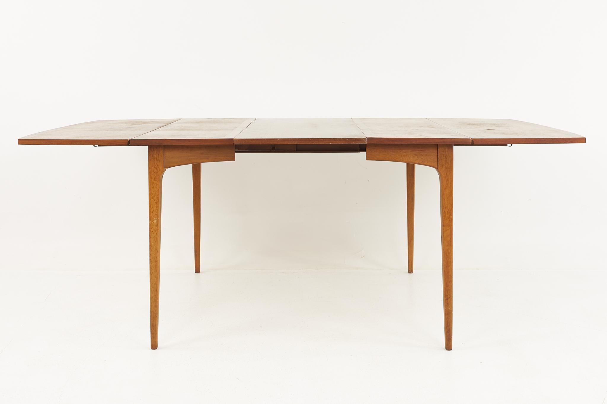 Lane Rhythm Mid-Century Walnut Drop Leaf Expanding Dining Table with 2 Leaves For Sale 2