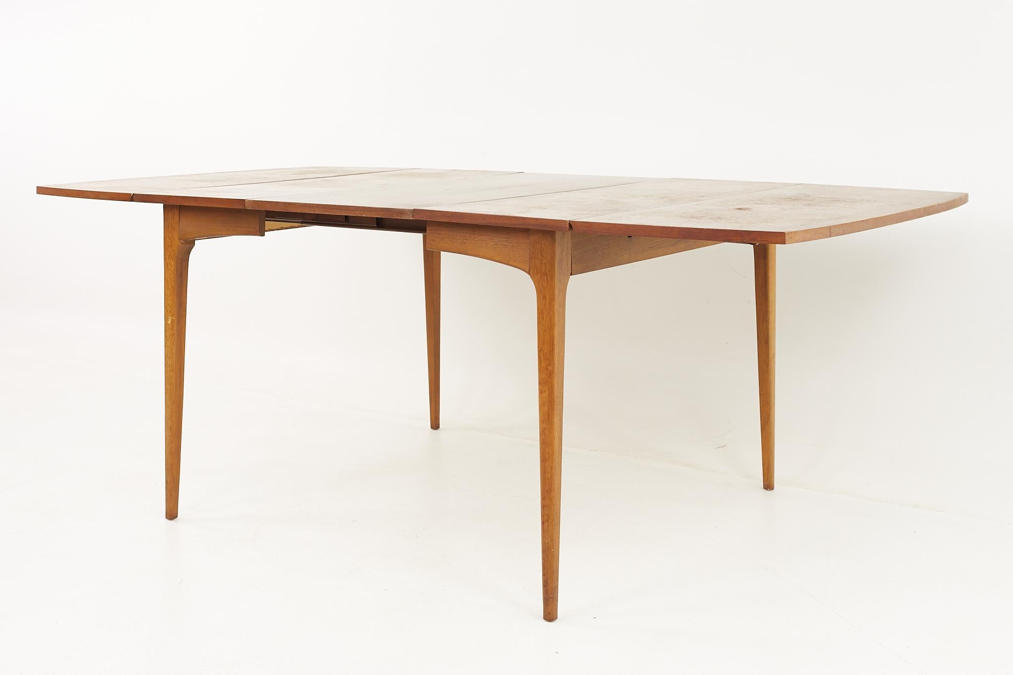 Lane Rhythm Mid-Century Walnut Drop Leaf Expanding Dining Table with 2 Leaves For Sale 3