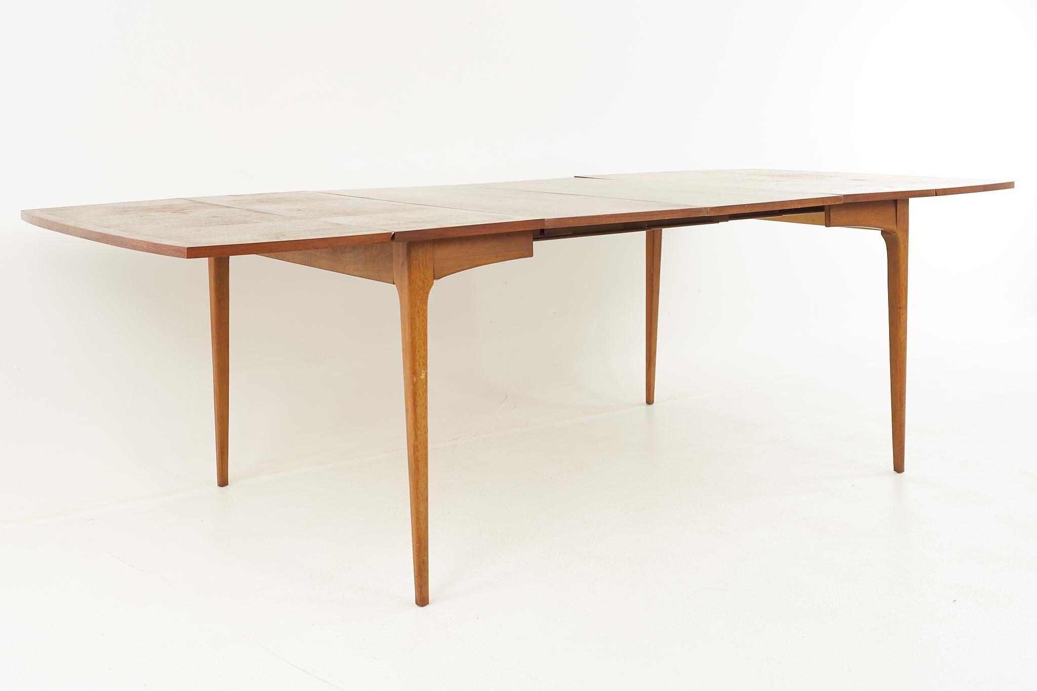 Lane Rhythm Mid-Century Walnut Drop Leaf Expanding Dining Table with 2 Leaves For Sale 5