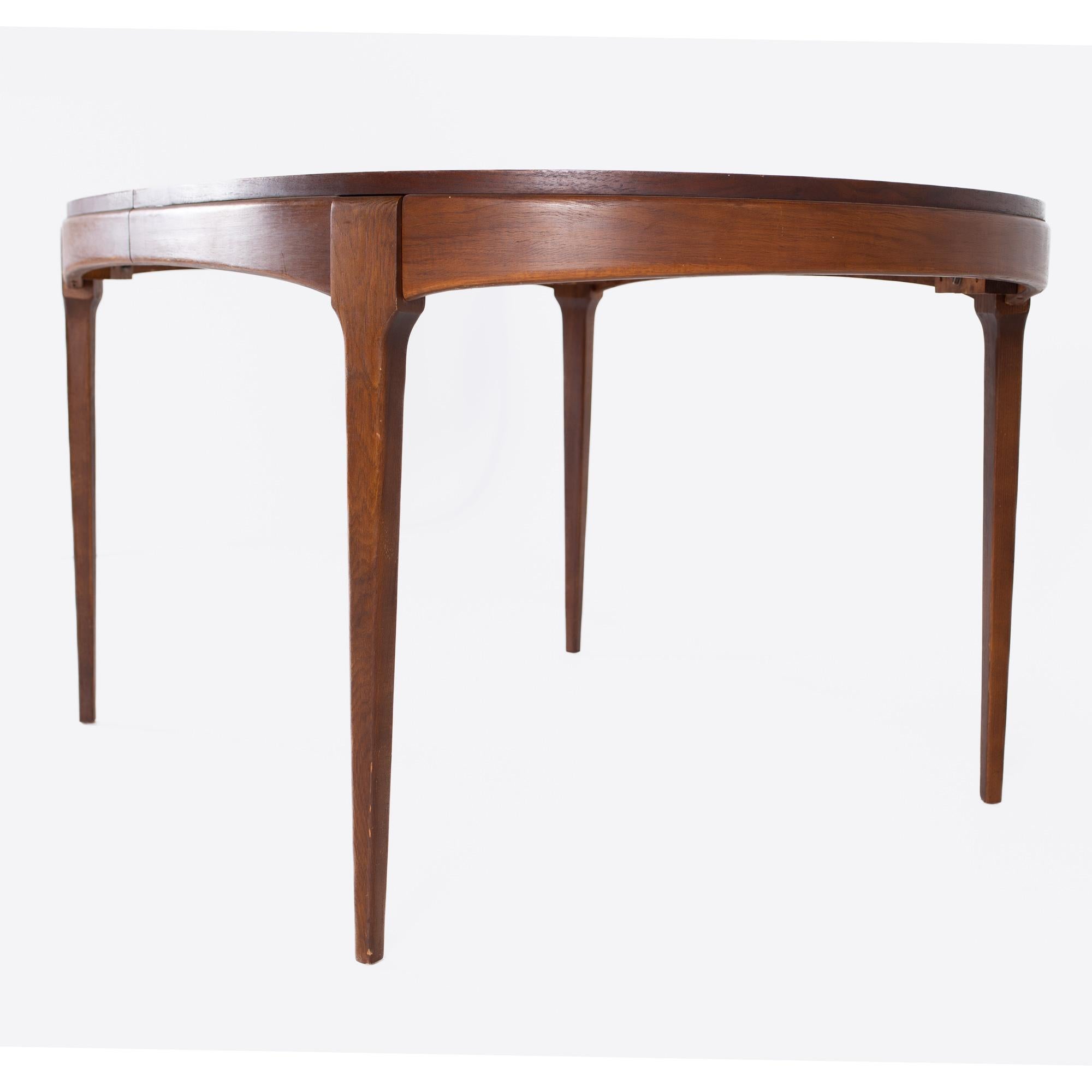 Lane Rhythm Mid-Century Walnut Oval Dining Table For Sale at 1stDibs