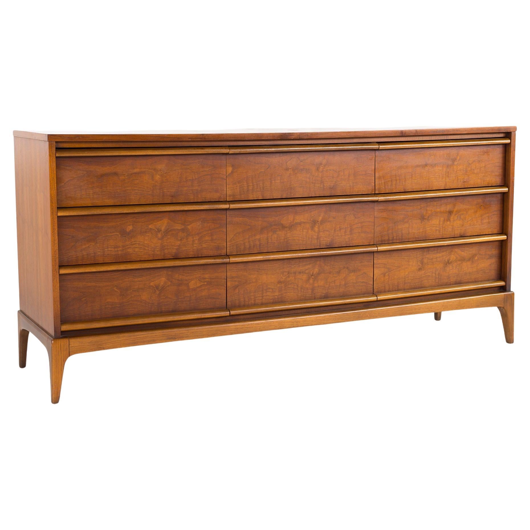 Lane Rhythm Paul McCobb Style Mid-Century 9 Drawer Lowboy Dresser