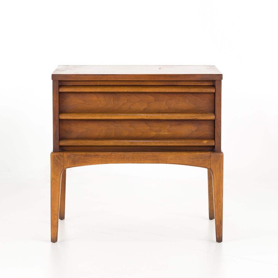 Lane Rhythm Paul McCobb style mid century nightstand

This nightstand measures: 22 wide x 17 deep x 22 high

All pieces of furniture can be had in what we call restored vintage condition. That means the piece is restored upon purchase so it’s free