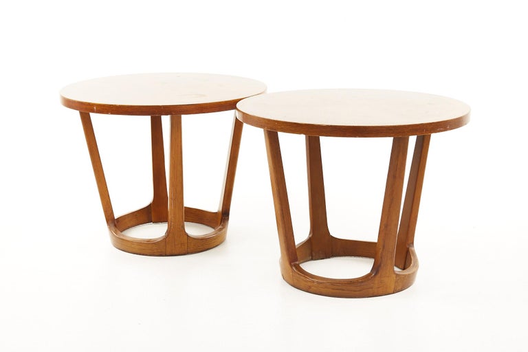 Mid-Century Modern Lane Rhythm Walnut Round Side Tables, Pair For Sale