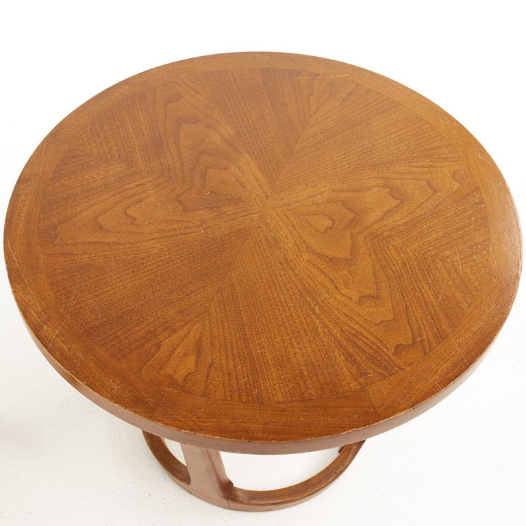 Lane Rhythm Walnut Round Side Tables, Pair In Good Condition For Sale In Countryside, IL