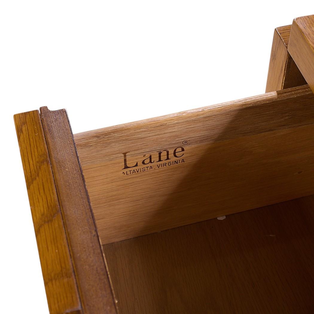Quercia Lane's, cassettone brutalista di metà secolo in Oak, è un'opera di lusso in vendita