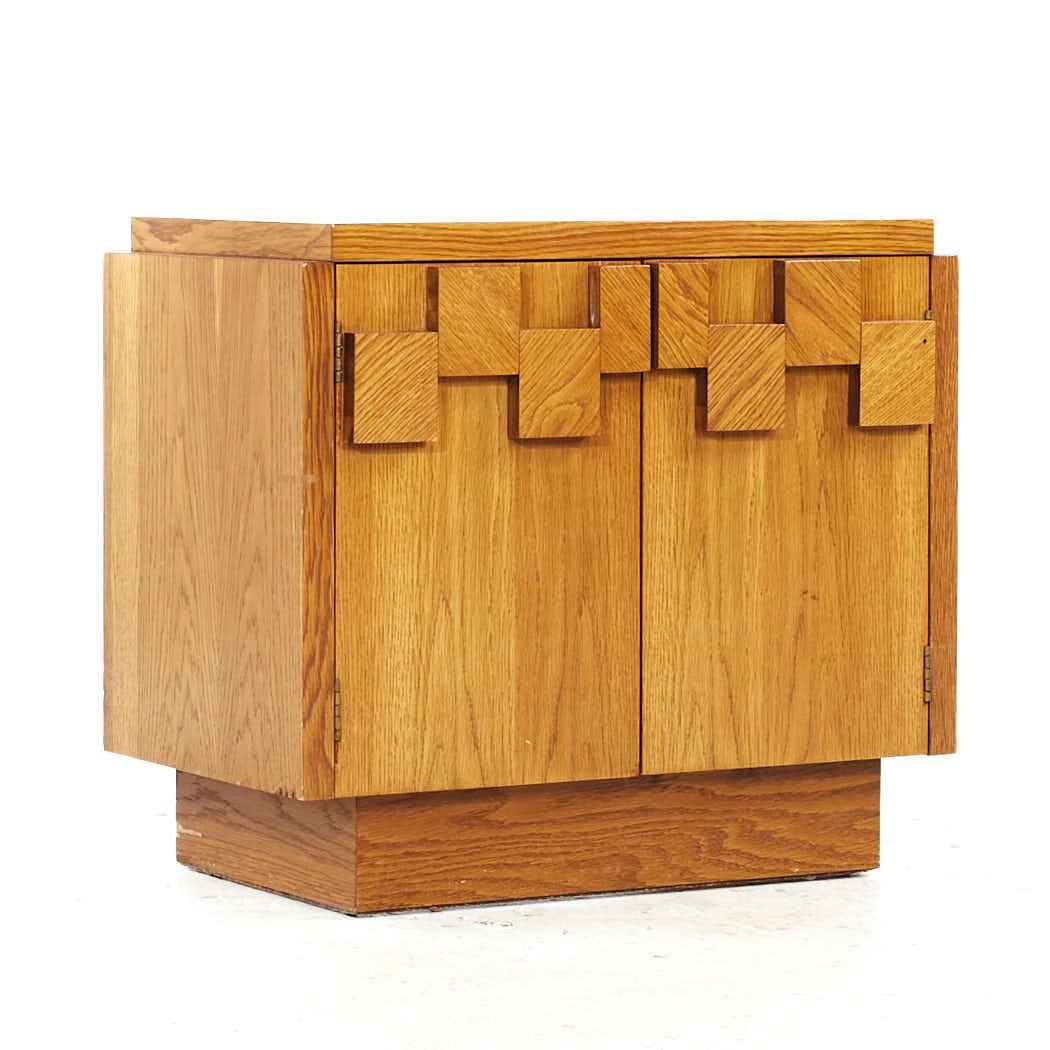 American Lane Staccato Brutalist Mid Century Oak Nightstands – Pair For Sale