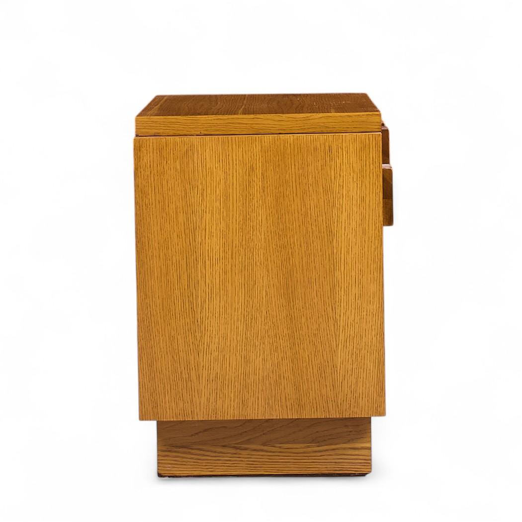 Américain Lane Staccato Brutalist Mid Century Tables de nuit en Oak - Paire en vente