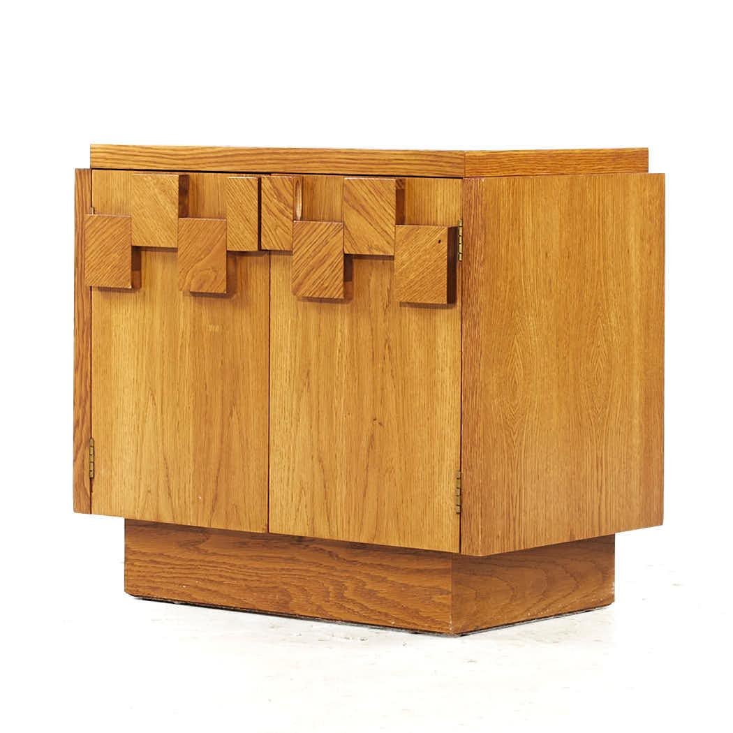 Late 20th Century Lane Staccato Brutalist Mid Century Oak Nightstands – Pair For Sale