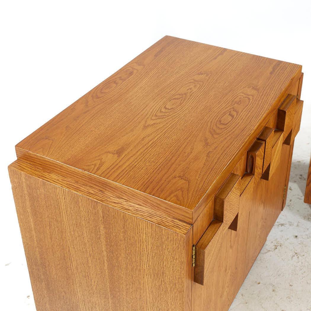 Lane Staccato Brutalist Mid Century Oak Nightstands – Pair For Sale 3