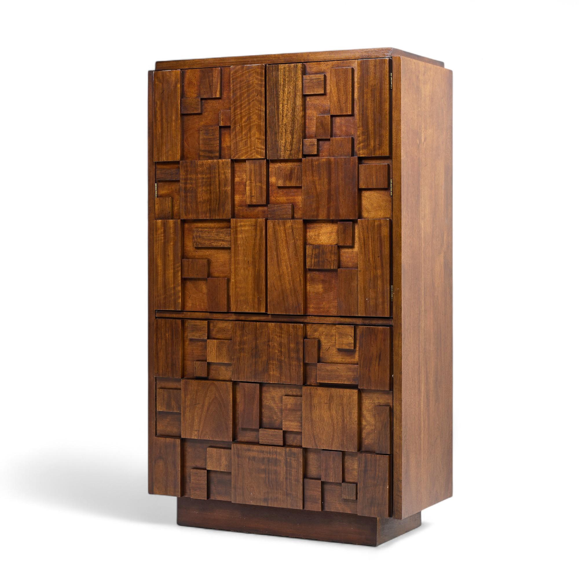 Brutalismo Lane's Brutalist Brutalist Mid Century Dresser in legno di noce in vendita