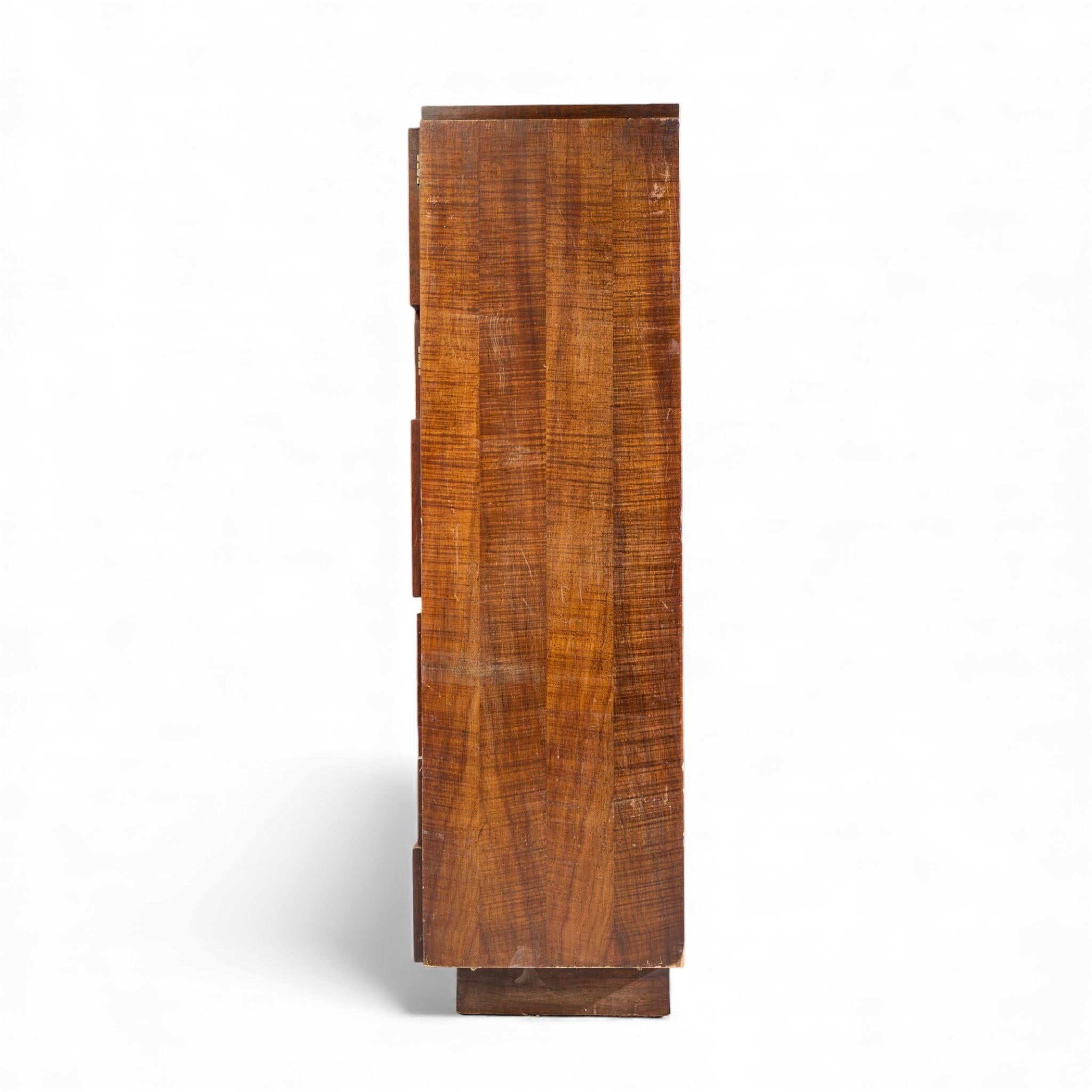 Cómoda Armoire Lane Staccato Brutalist Mid Century Nogal en Bastante bueno estado para la venta en Franklin Park, IL