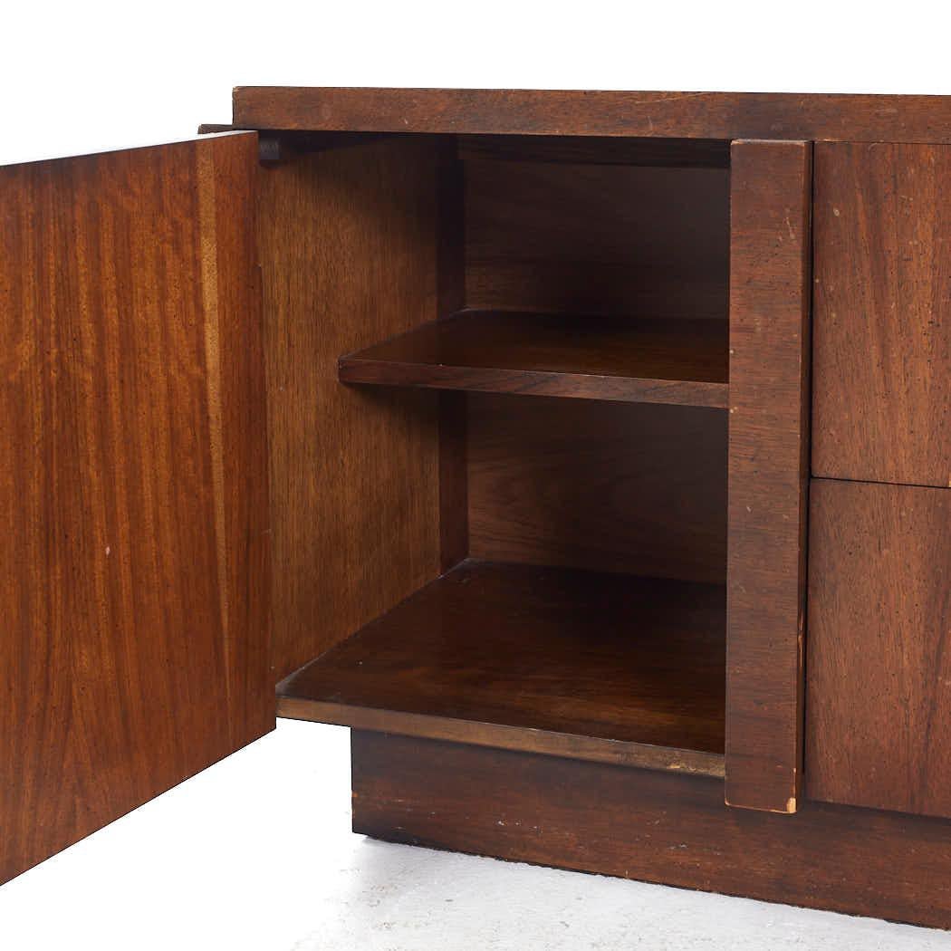 Lane Staccato Brutalist Mid Century Walnut Buffet and Hutch For Sale 4