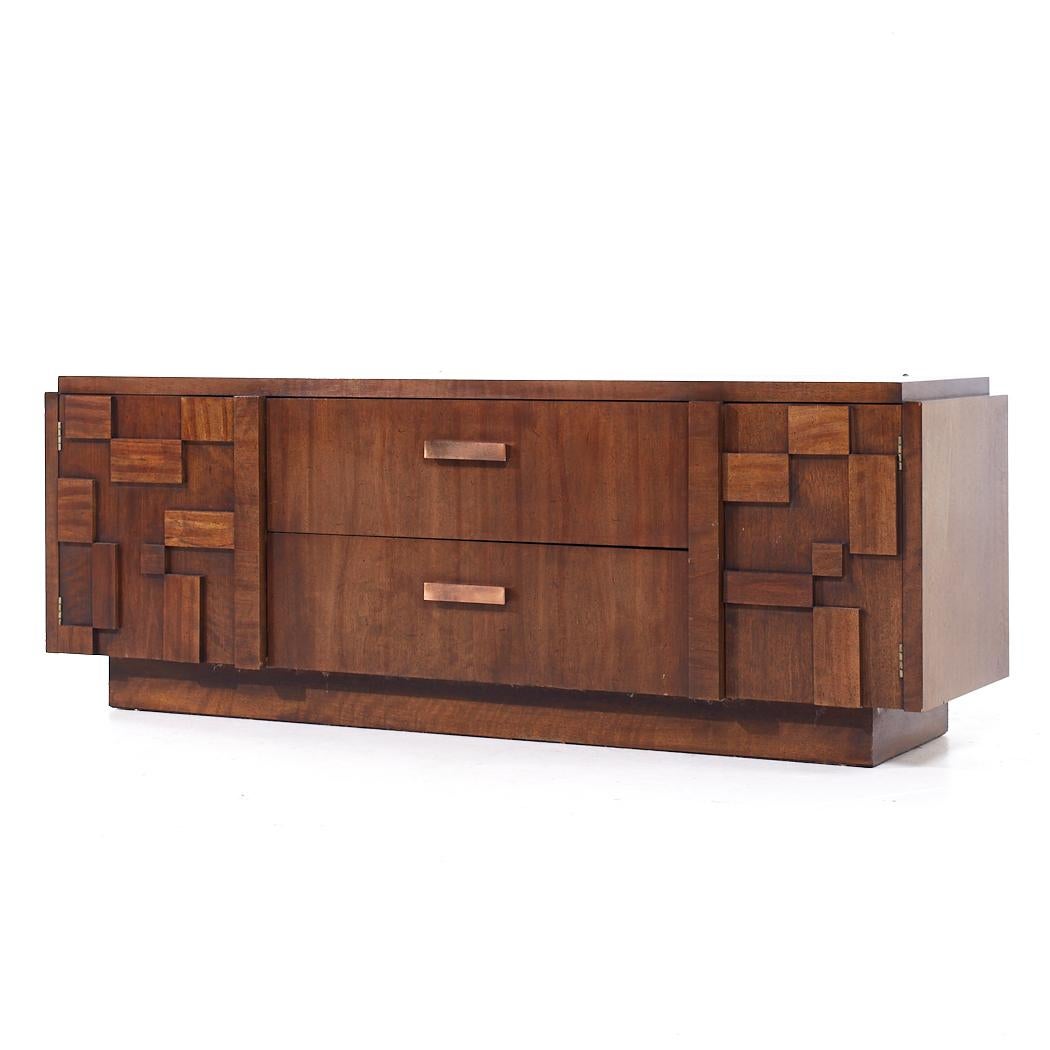 Lane Staccato Brutalist Mid Century Walnut Credenza and Hutch For Sale 2