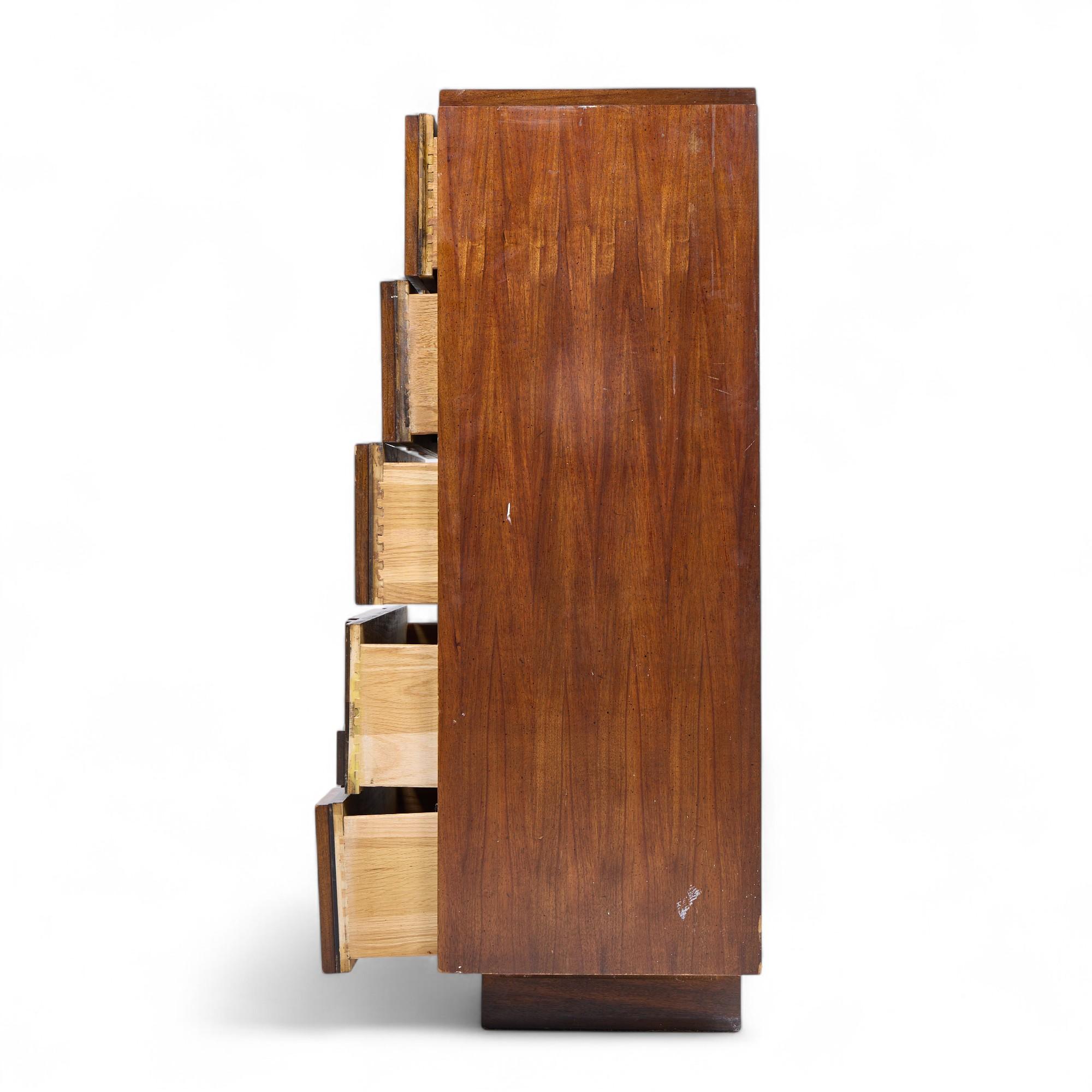 Lane Staccato Brutalist Mid Century Walnut Highboy Dresser In Good Condition For Sale In Franklin Park, IL